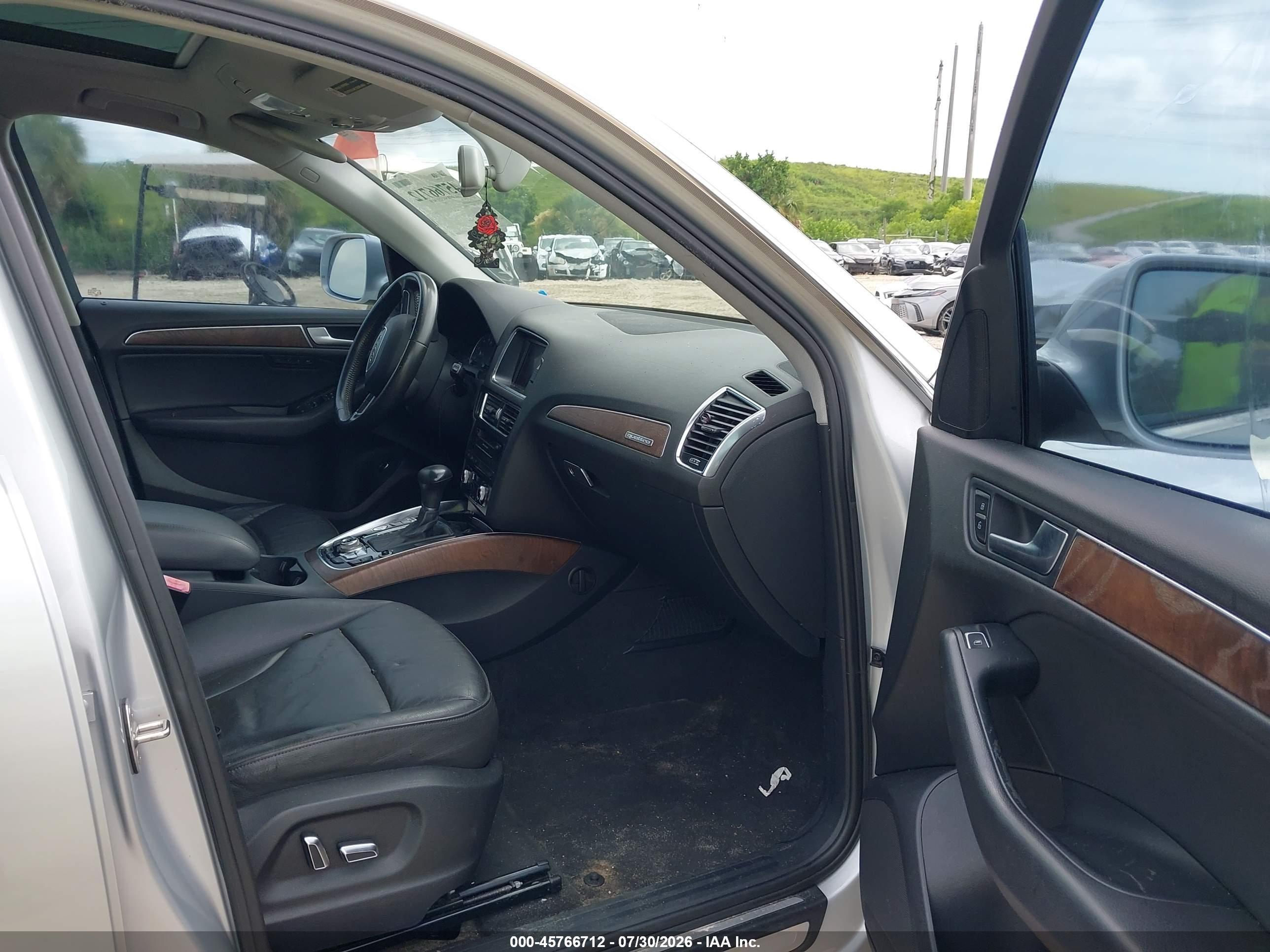 2013 Audi Q5 2.0t Premium Серебряный vin: WA1LFAFP6DA032838