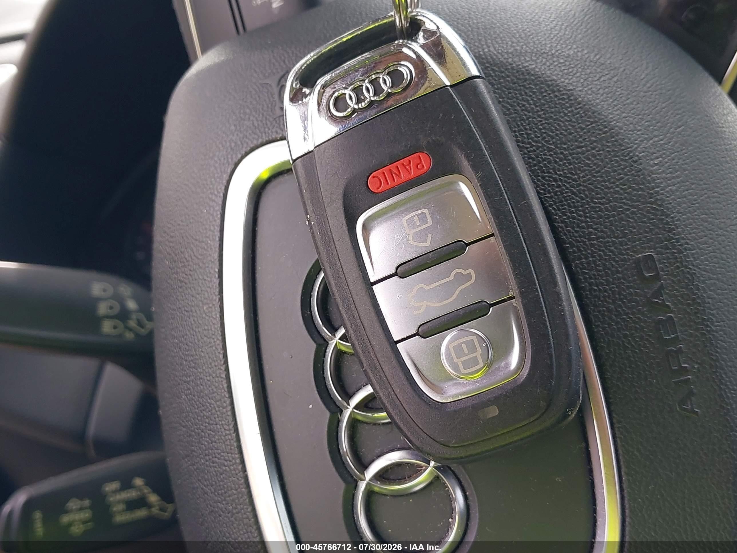 2013 Audi Q5 2.0t Premium Серебряный vin: WA1LFAFP6DA032838