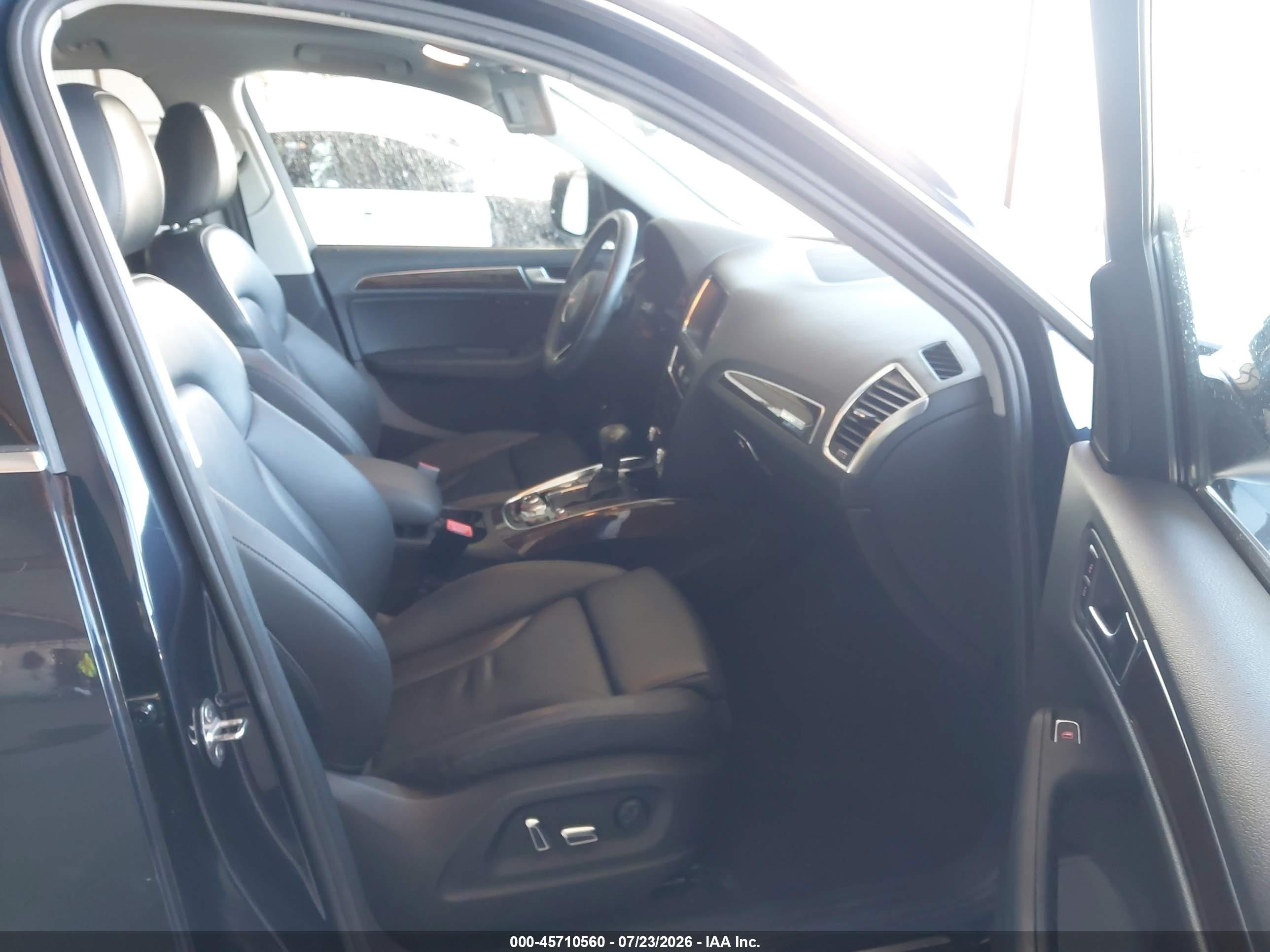 2013 Audi Q5 2.0t Premium Blue vin: WA1LFAFP6DA038395