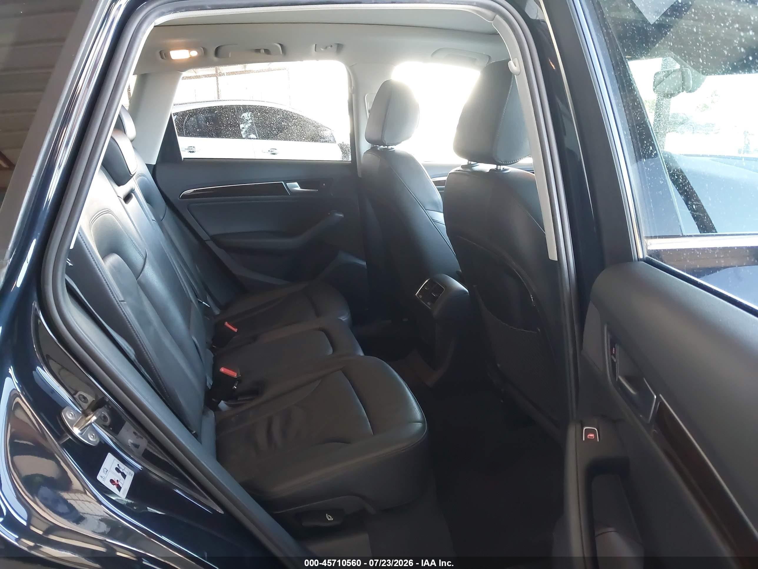2013 Audi Q5 2.0t Premium Blue vin: WA1LFAFP6DA038395