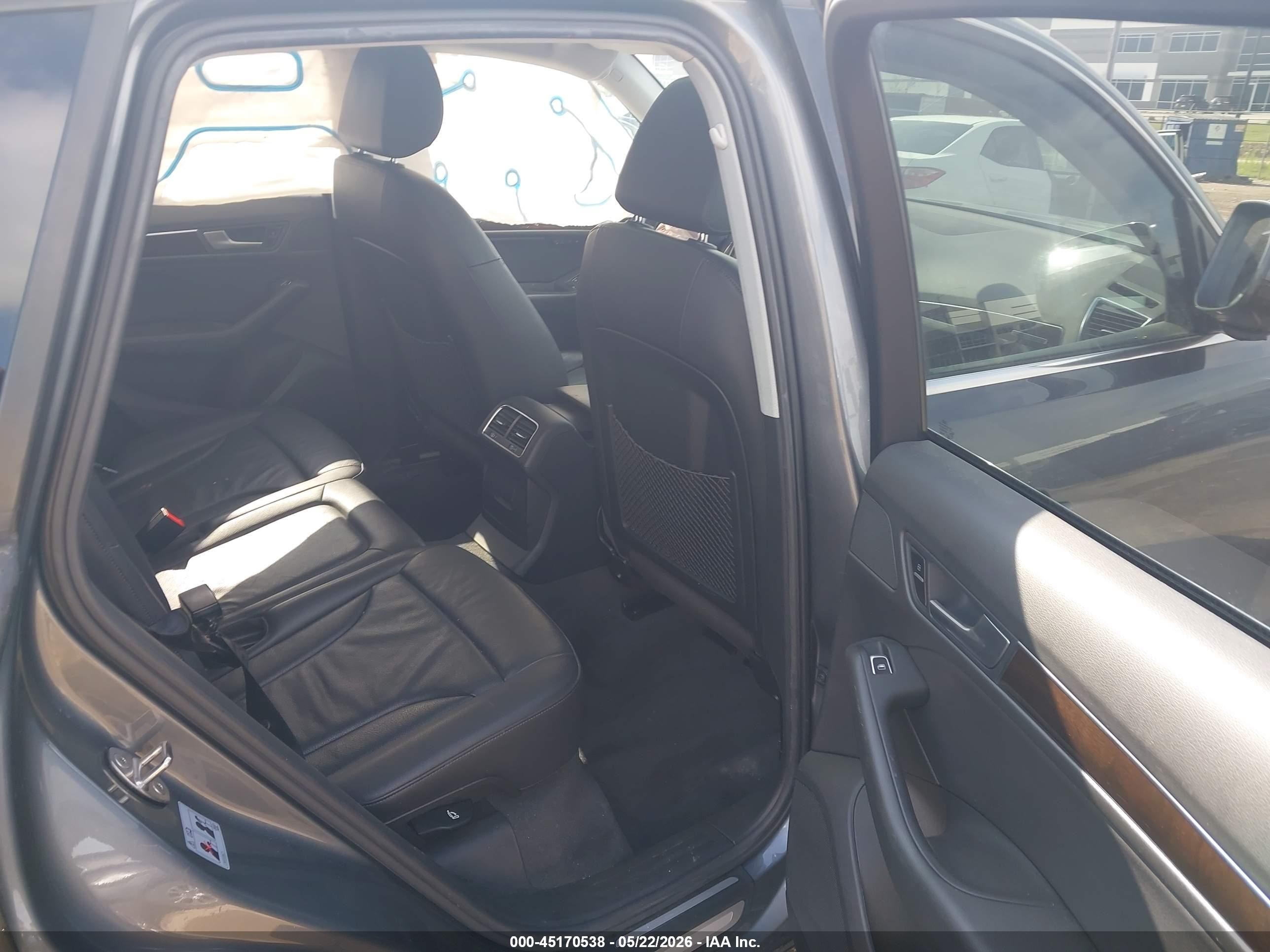 2014 Audi Q5 2.0t Premium Gray vin: WA1LFAFP6EA027298