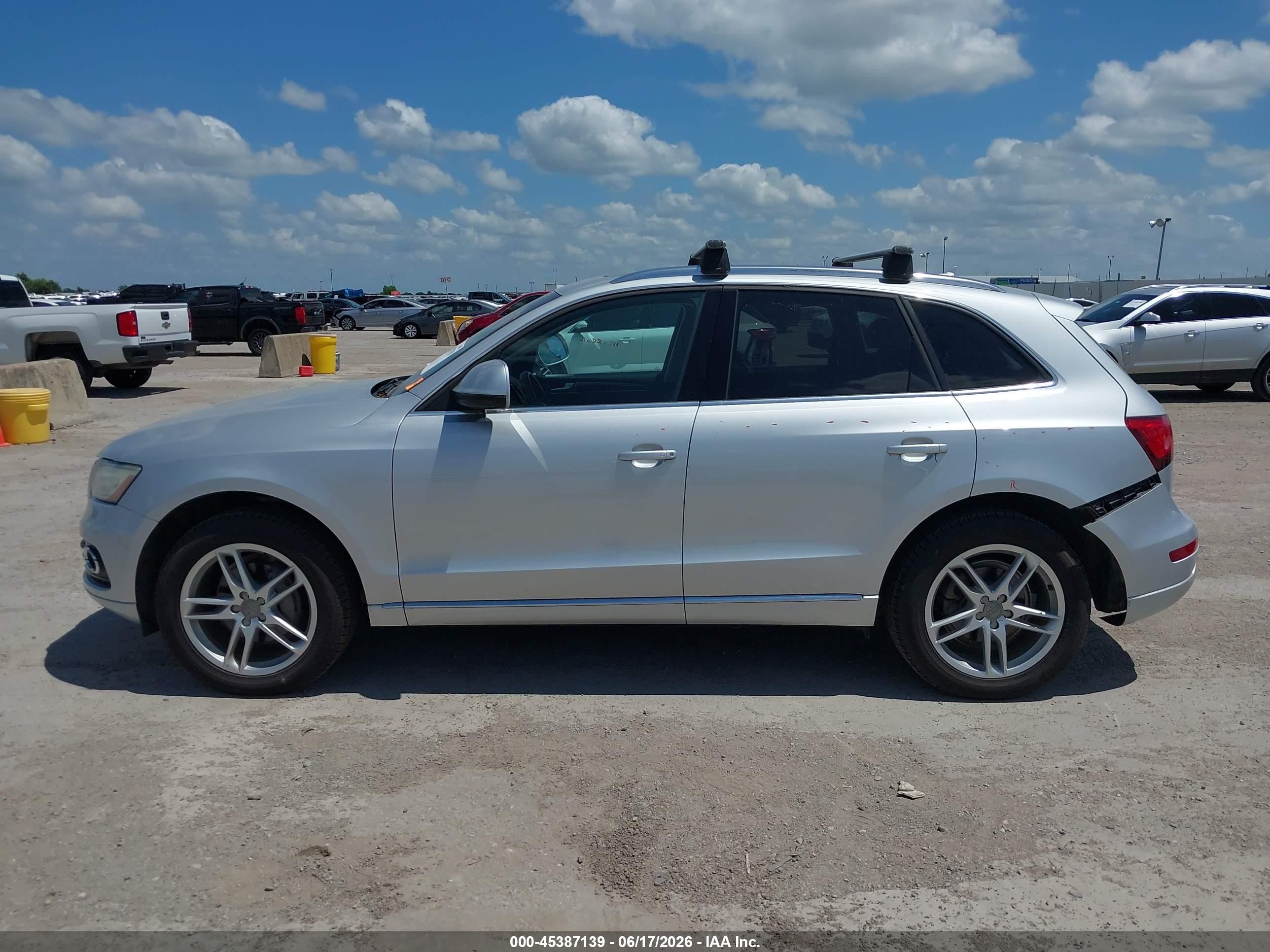 2014 Audi Q5 2.0t Premium Серебряный vin: WA1LFAFP6EA046420