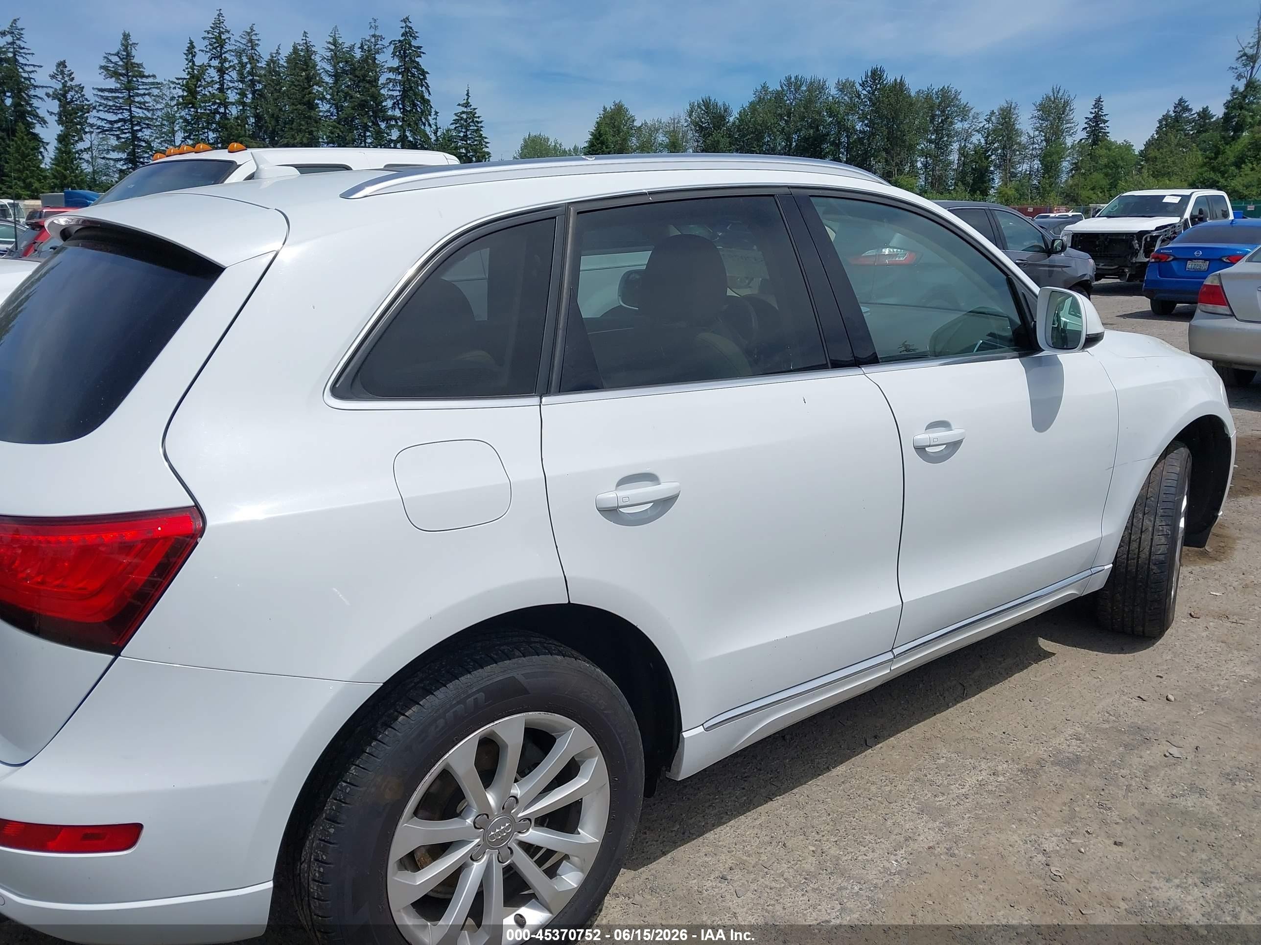 2014 Audi Q5 2.0t Premium White vin: WA1LFAFP6EA063184