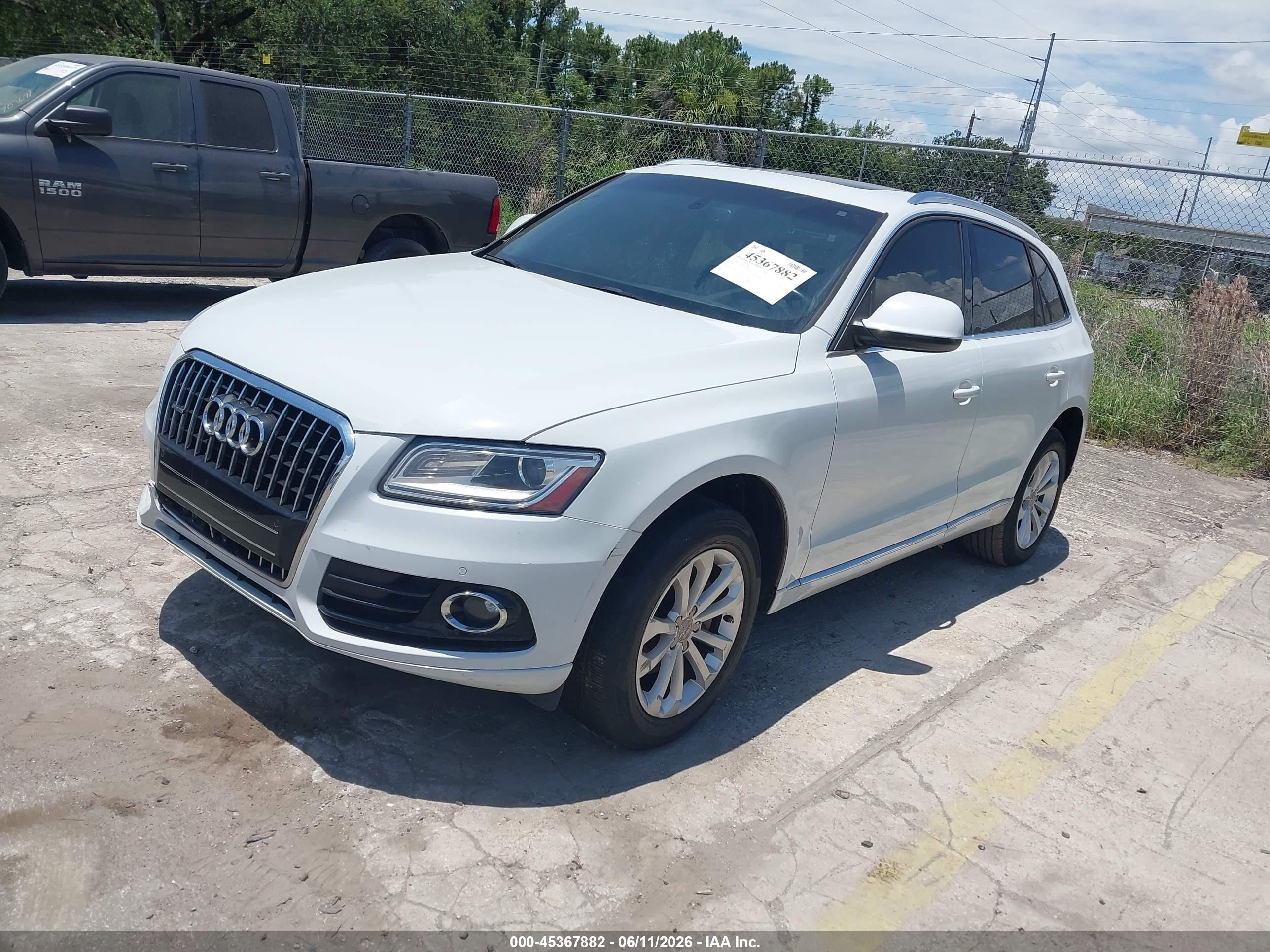 2014 Audi Q5 2.0t Premium White vin: WA1LFAFP6EA113906