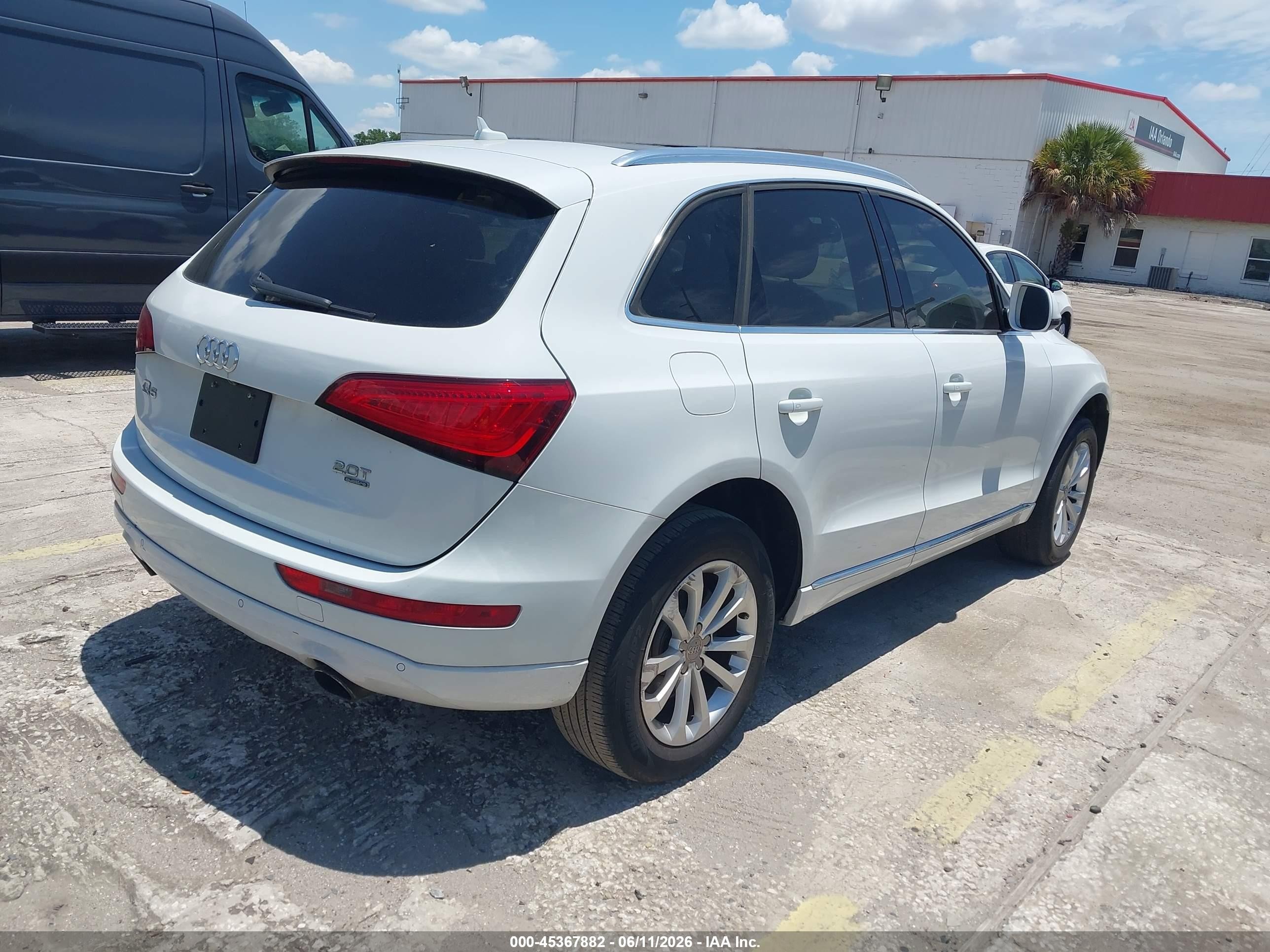 2014 Audi Q5 2.0t Premium White vin: WA1LFAFP6EA113906