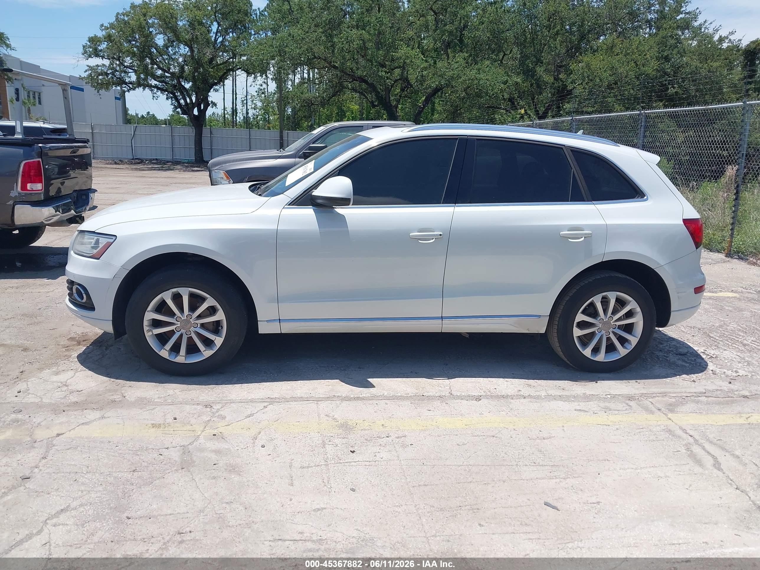 2014 Audi Q5 2.0t Premium White vin: WA1LFAFP6EA113906