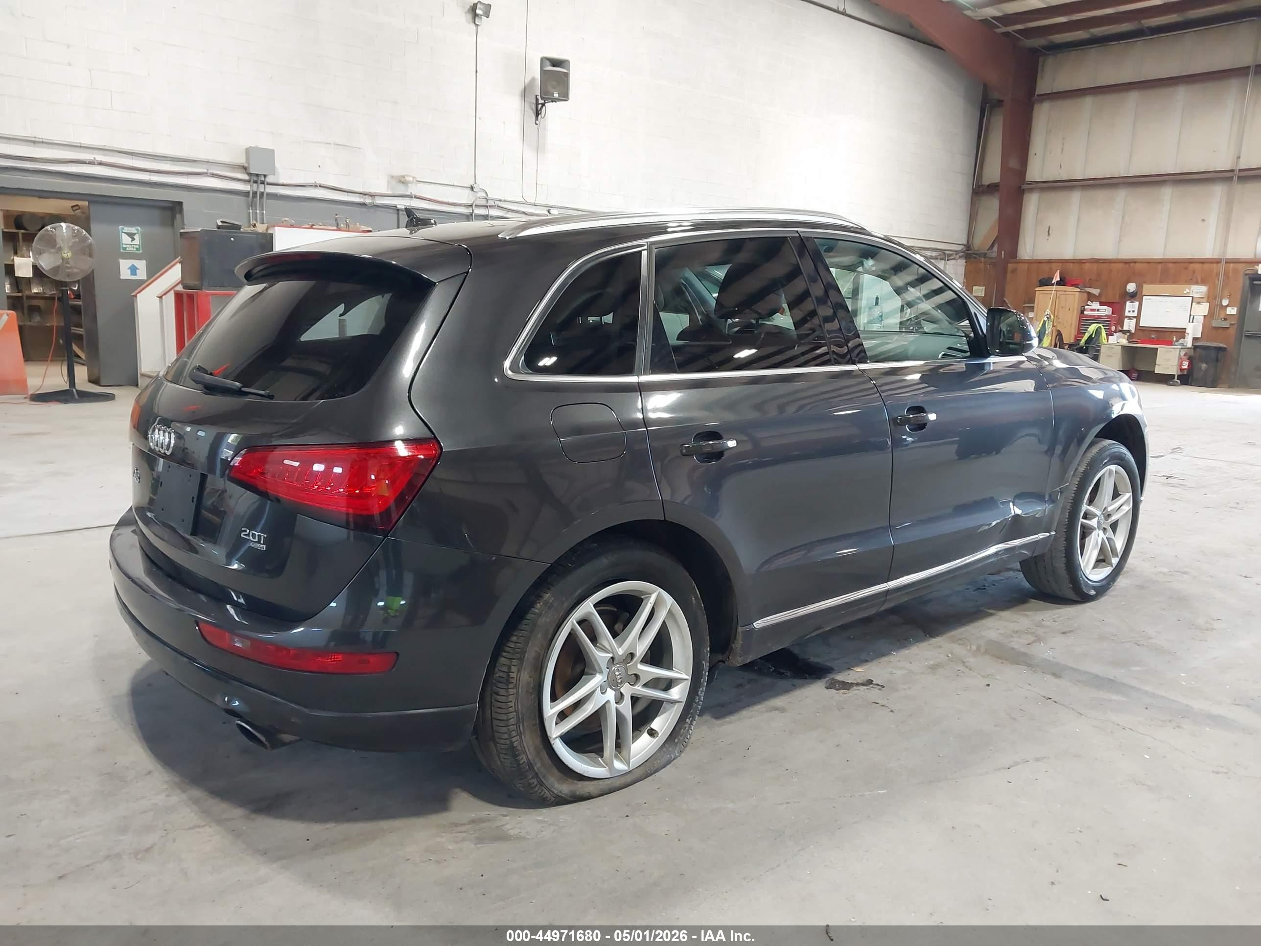 2014 Audi Q5 2.0t Premium Gray vin: WA1LFAFP6EA119866