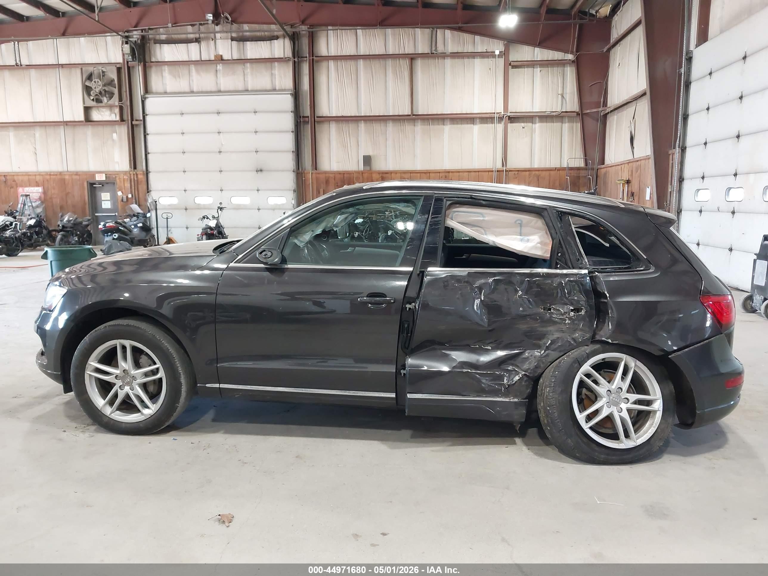 2014 Audi Q5 2.0t Premium Gray vin: WA1LFAFP6EA119866