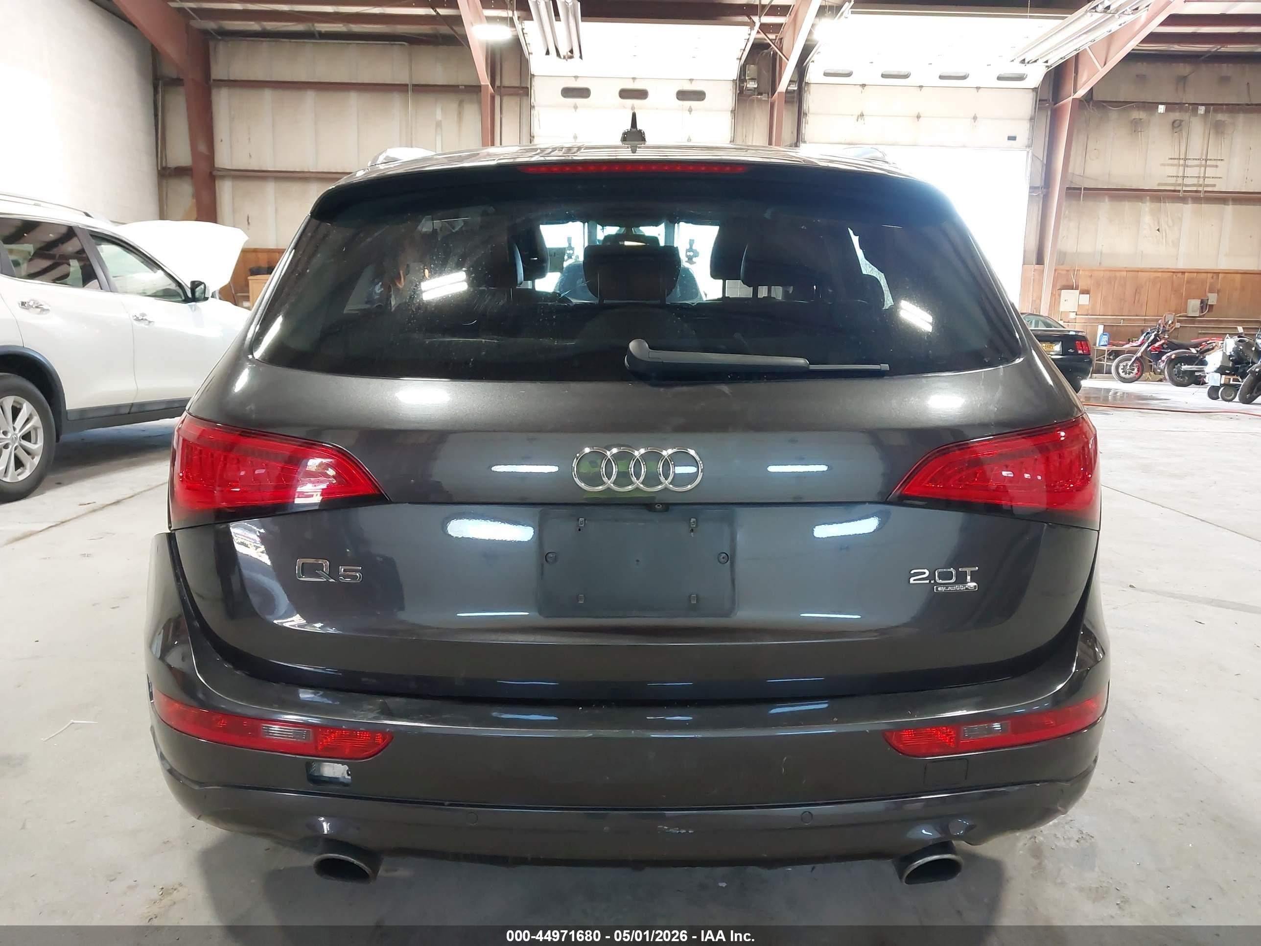2014 Audi Q5 2.0t Premium Gray vin: WA1LFAFP6EA119866
