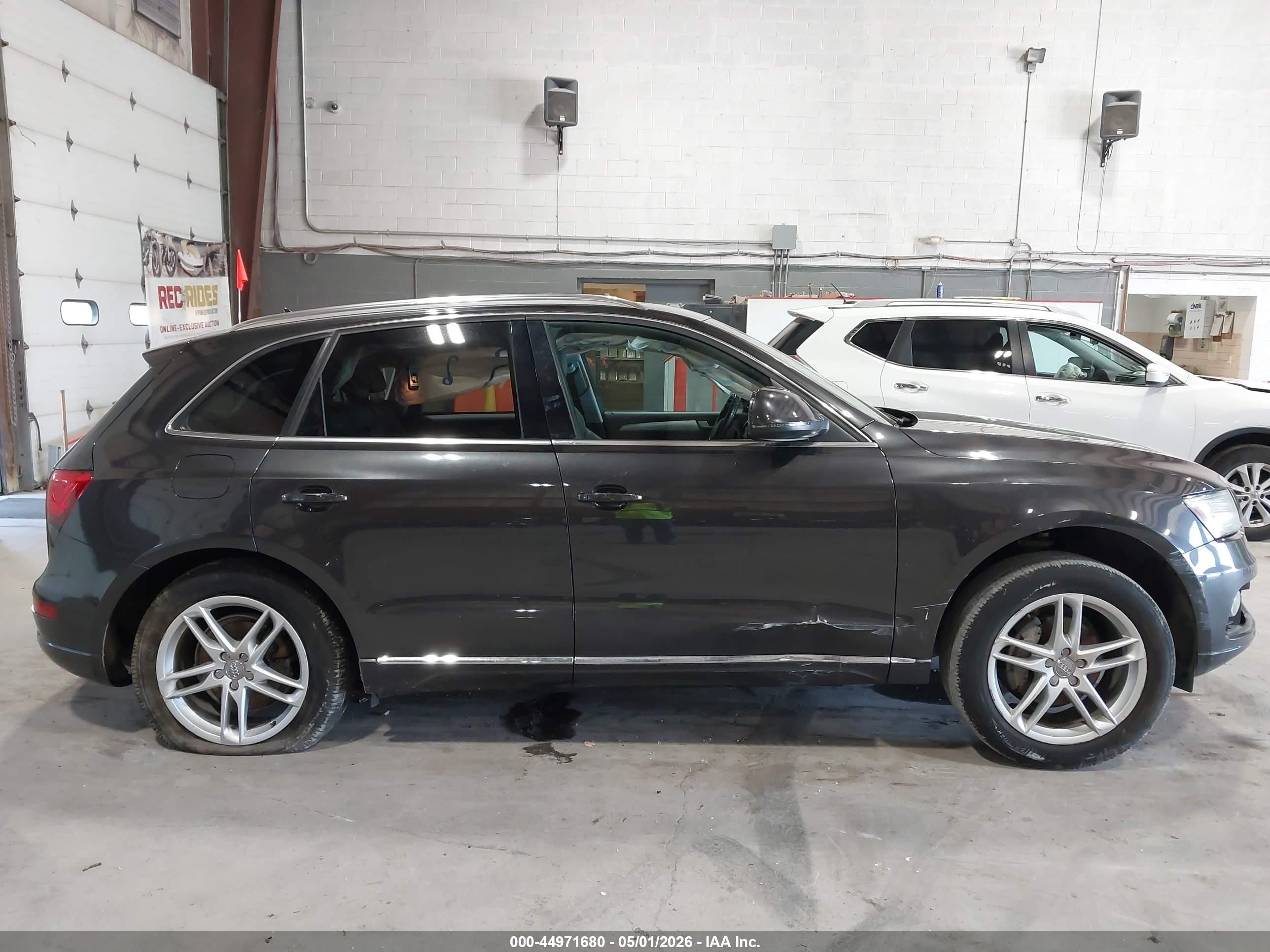 2014 Audi Q5 2.0t Premium Gray vin: WA1LFAFP6EA119866