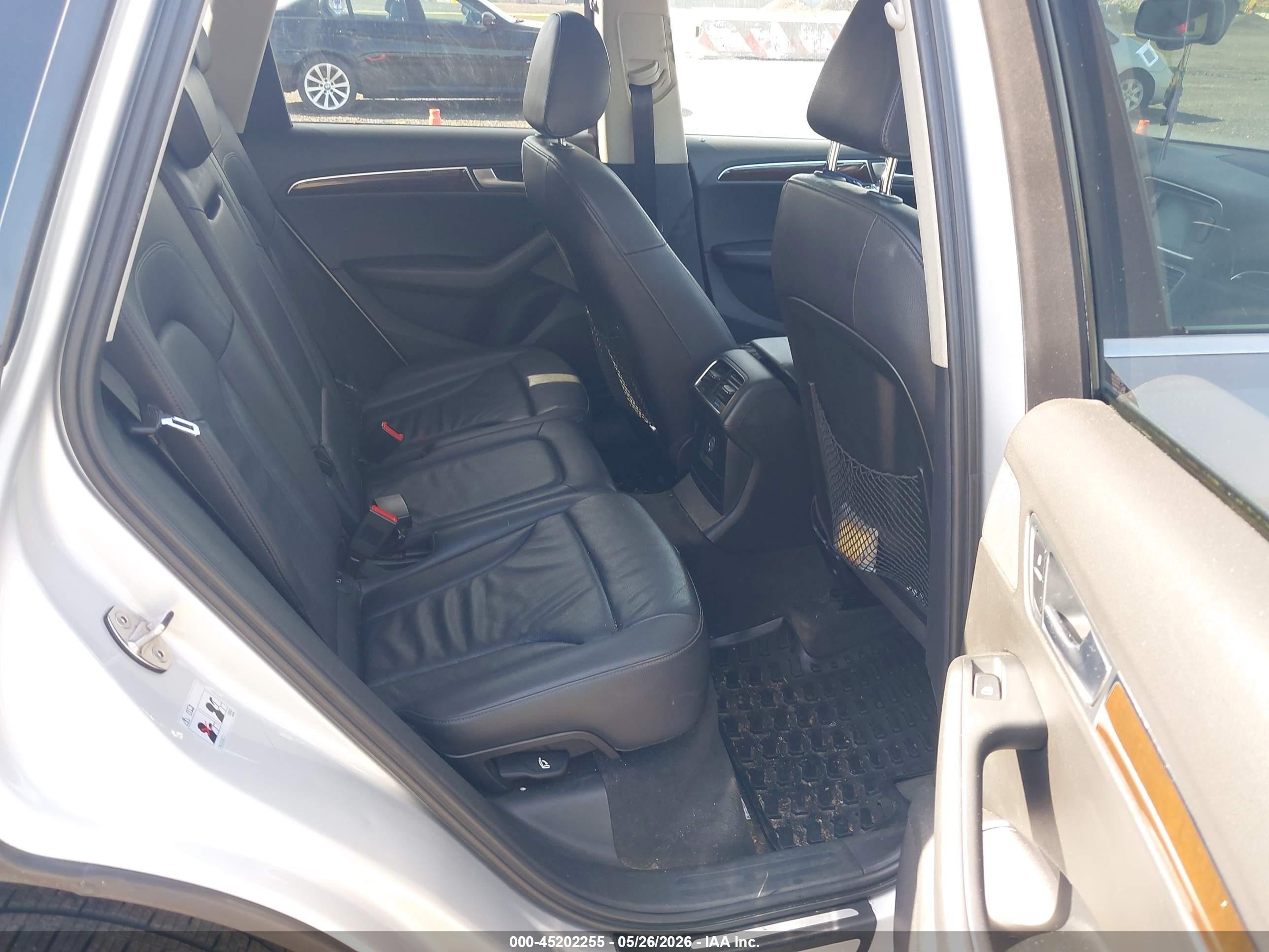 2012 Audi Q5 2.0t Premium Silver vin: WA1LFAFP7CA132073