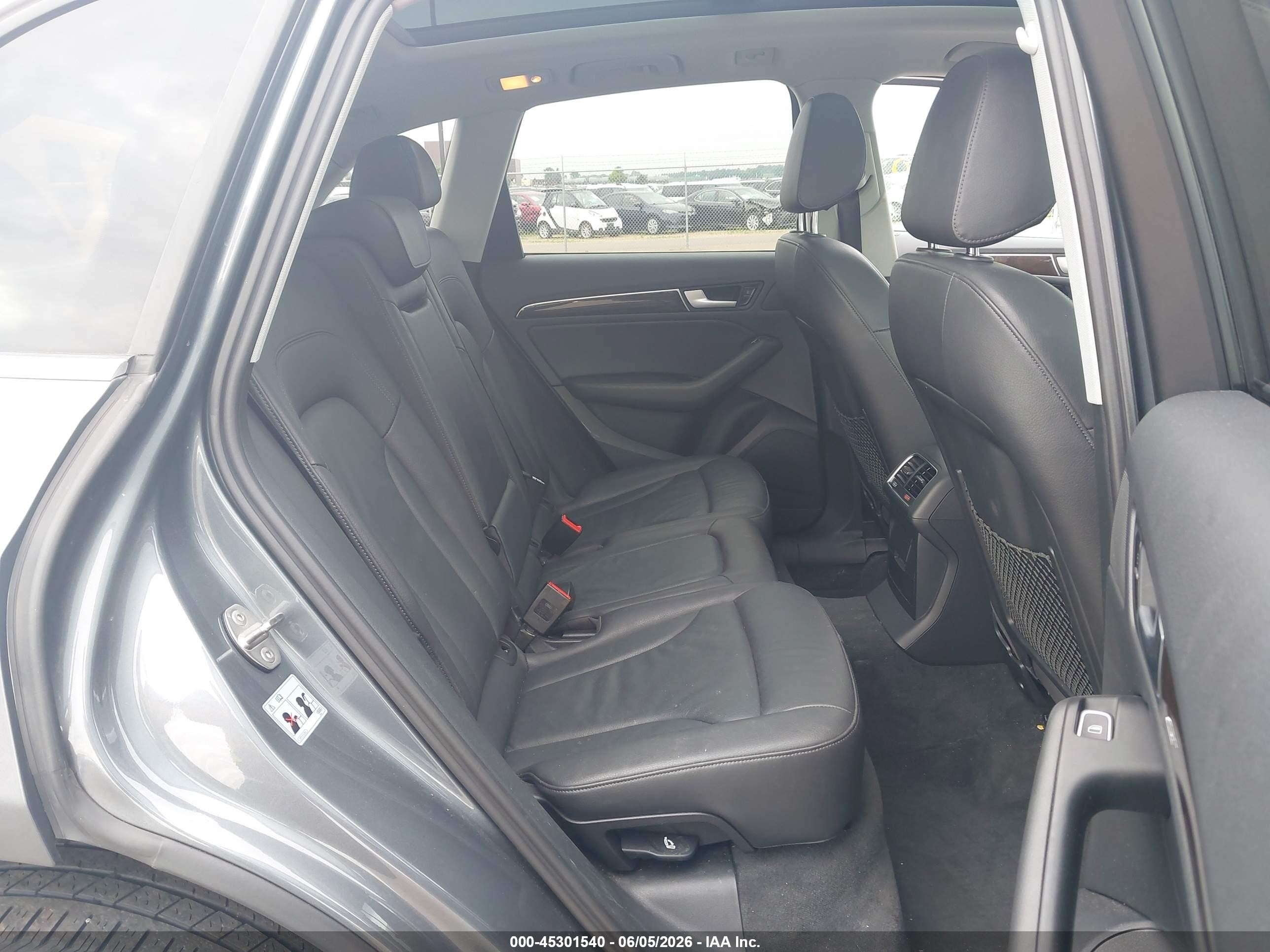 2014 Audi Q5 2.0t Premium Gray vin: WA1LFAFP7EA113817