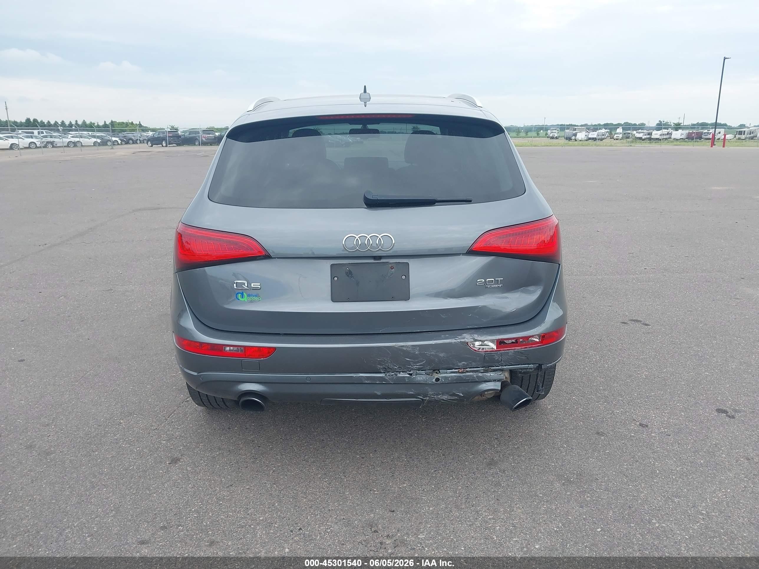 2014 Audi Q5 2.0t Premium Gray vin: WA1LFAFP7EA113817