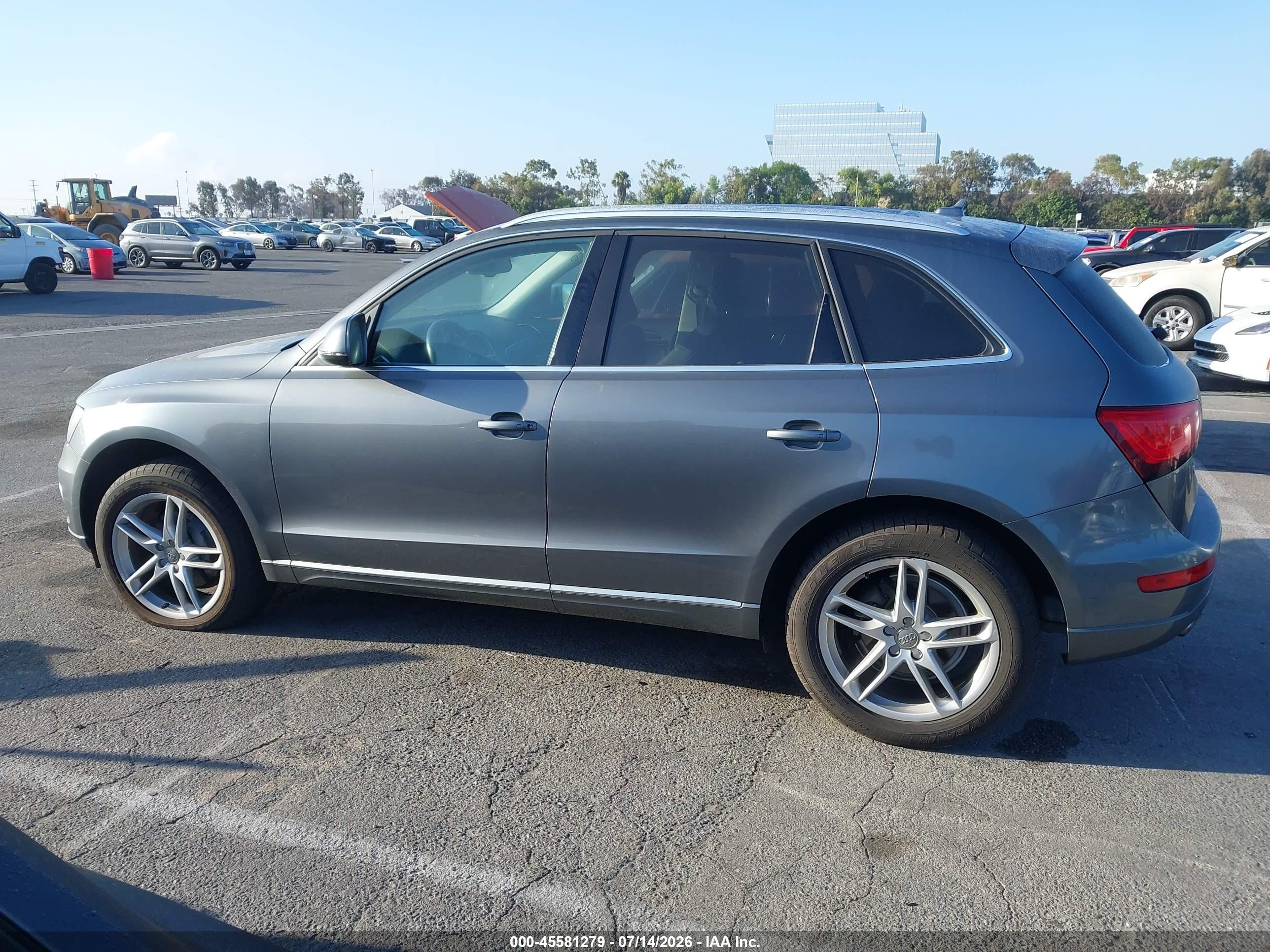 2014 Audi Q5 2.0t Premium Gray vin: WA1LFAFP7EA131248