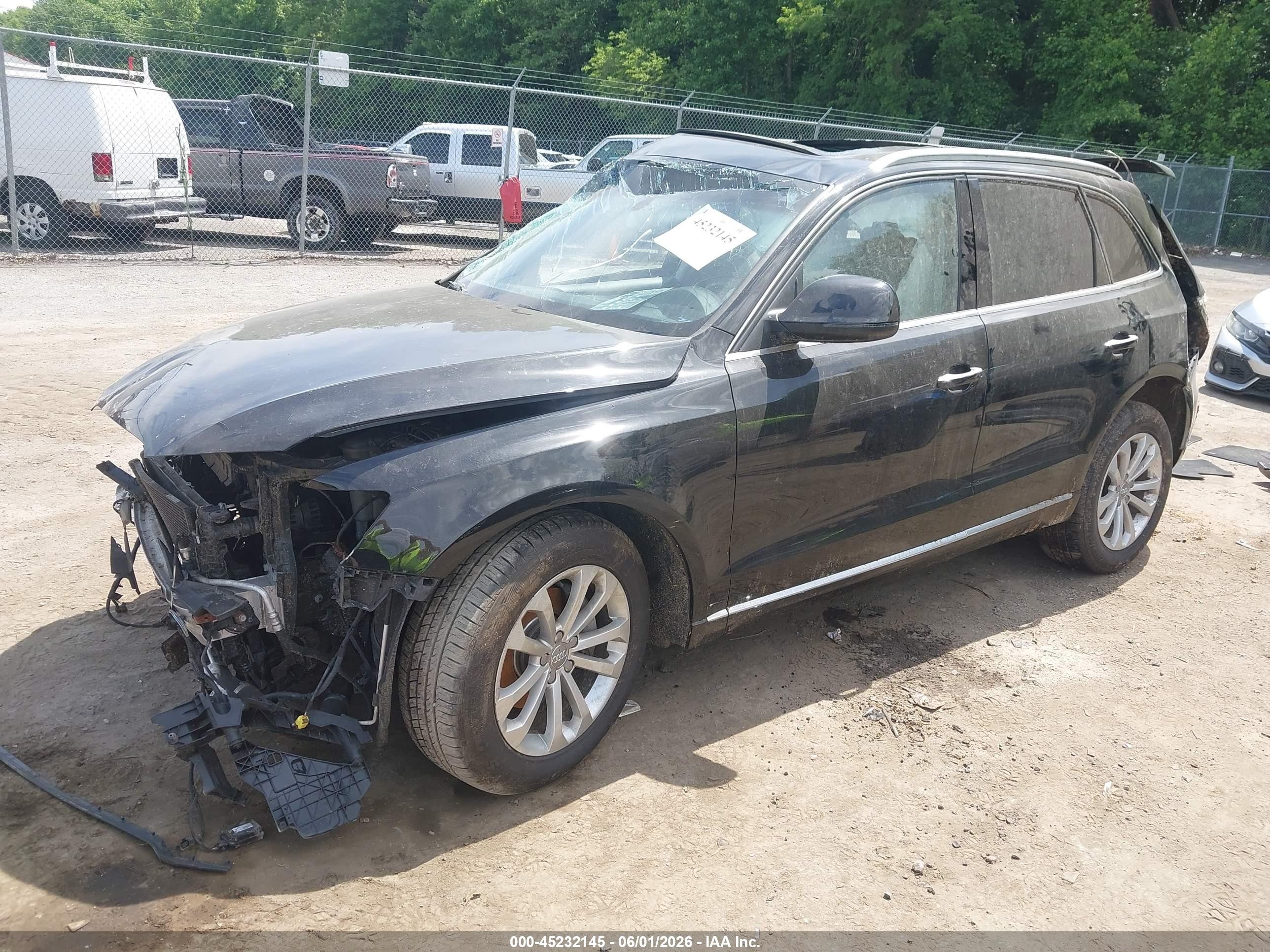 2015 Audi Q5 2.0t Premium Черный vin: WA1LFAFP7FA013878