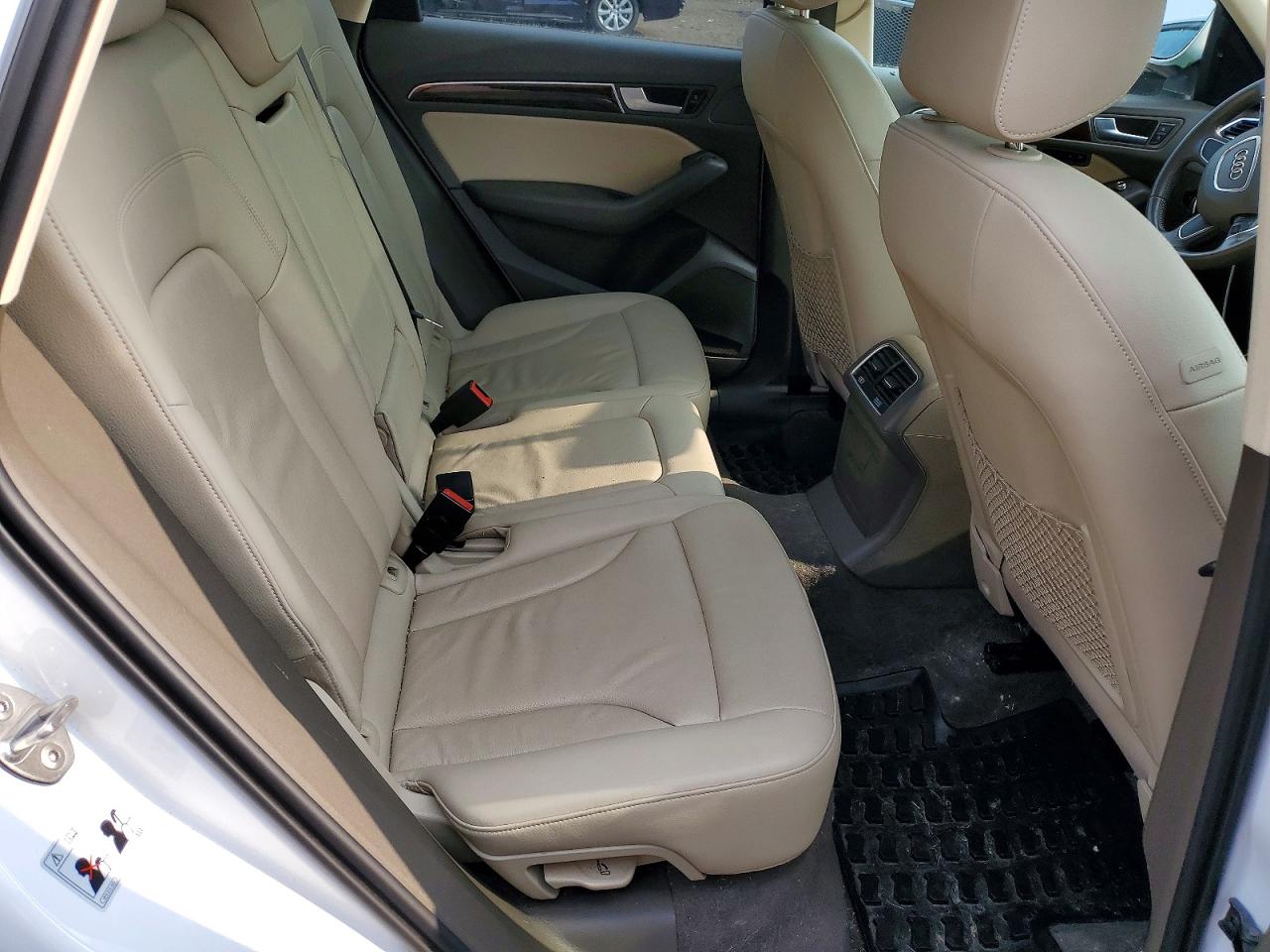 2015 Audi Q5 Premium Plus Белый vin: WA1LFAFP7FA049005