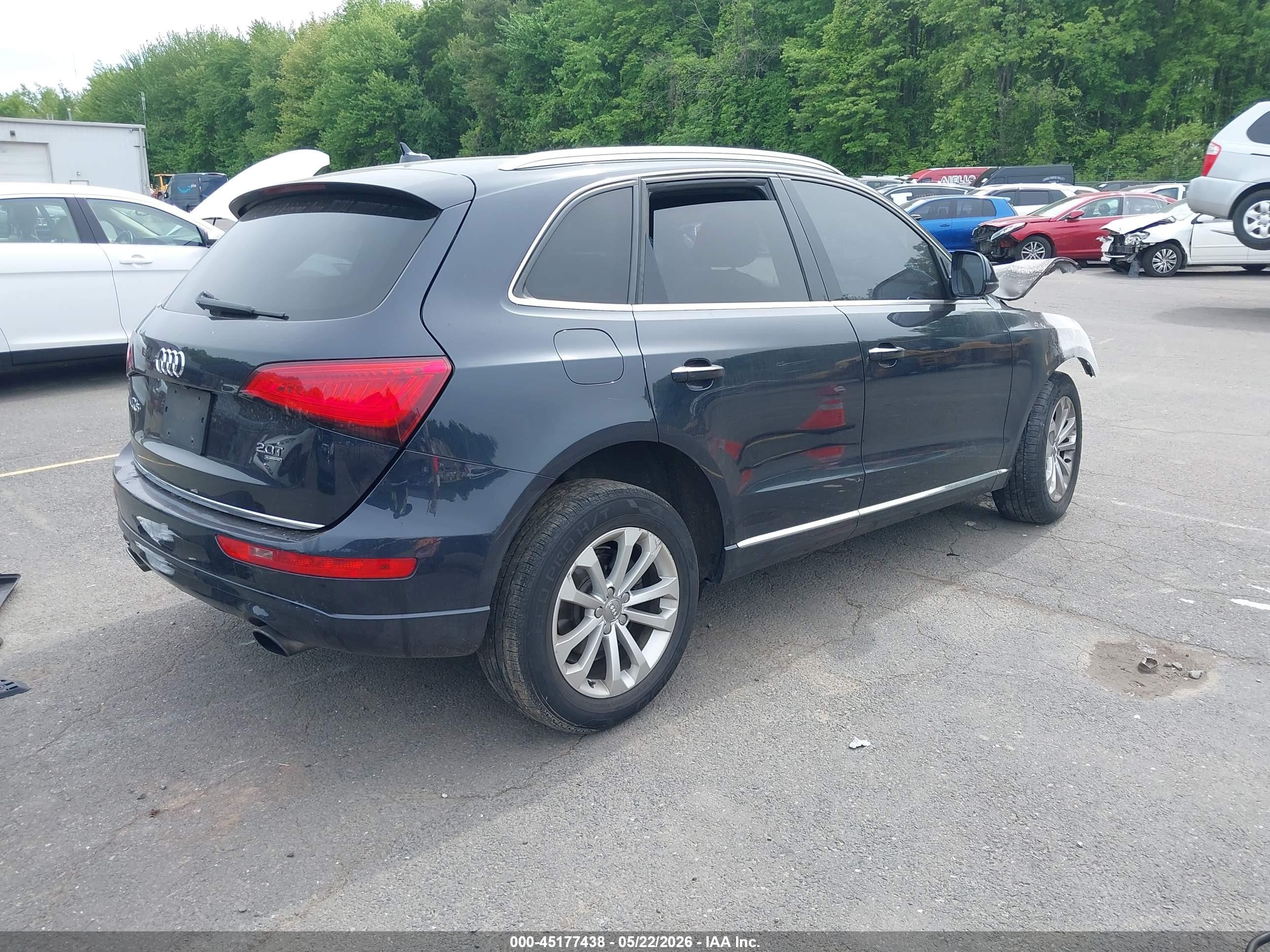 2015 Audi Q5 2.0t Premium Черный vin: WA1LFAFP7FA058688