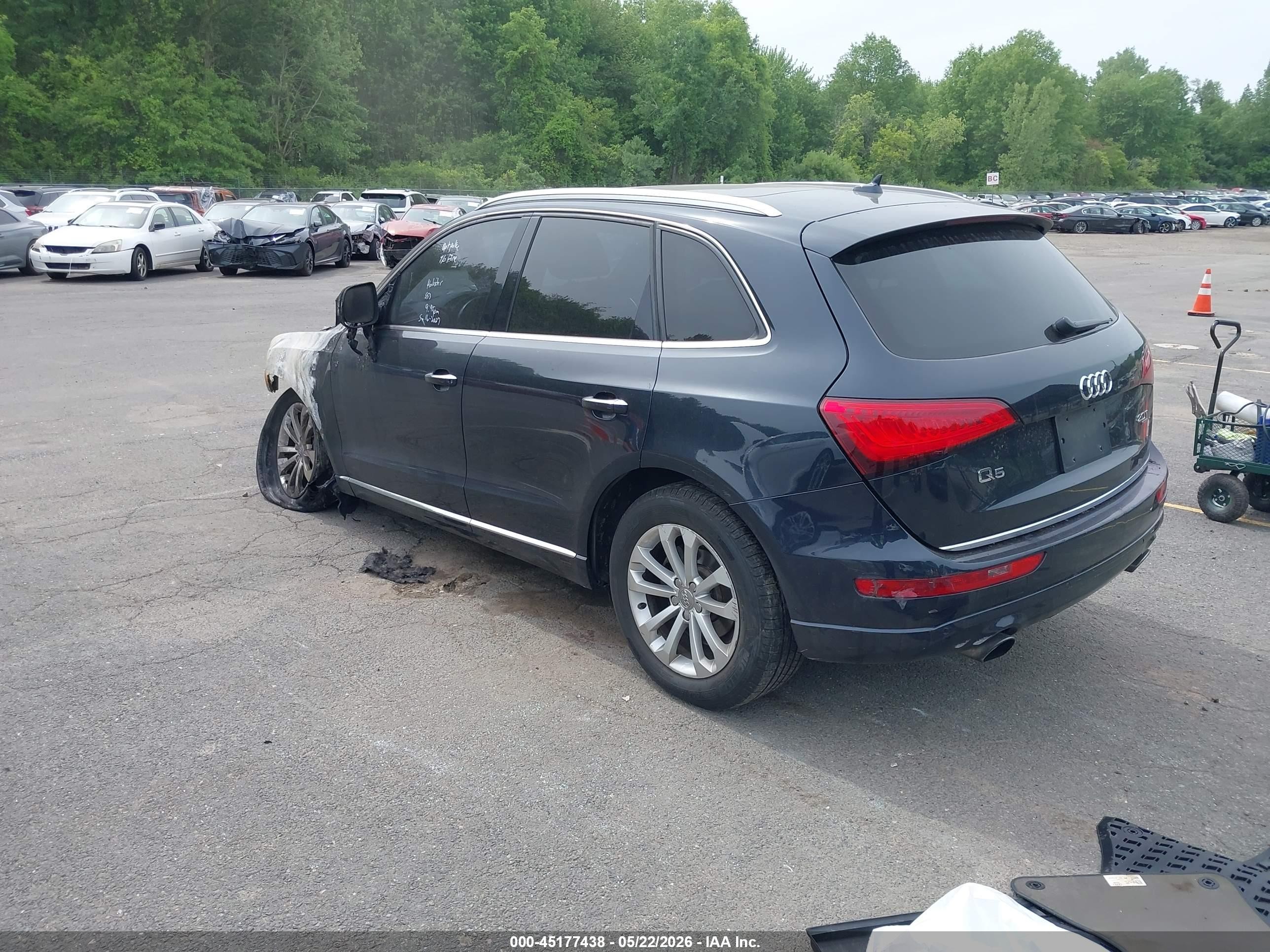 2015 Audi Q5 2.0t Premium Черный vin: WA1LFAFP7FA058688