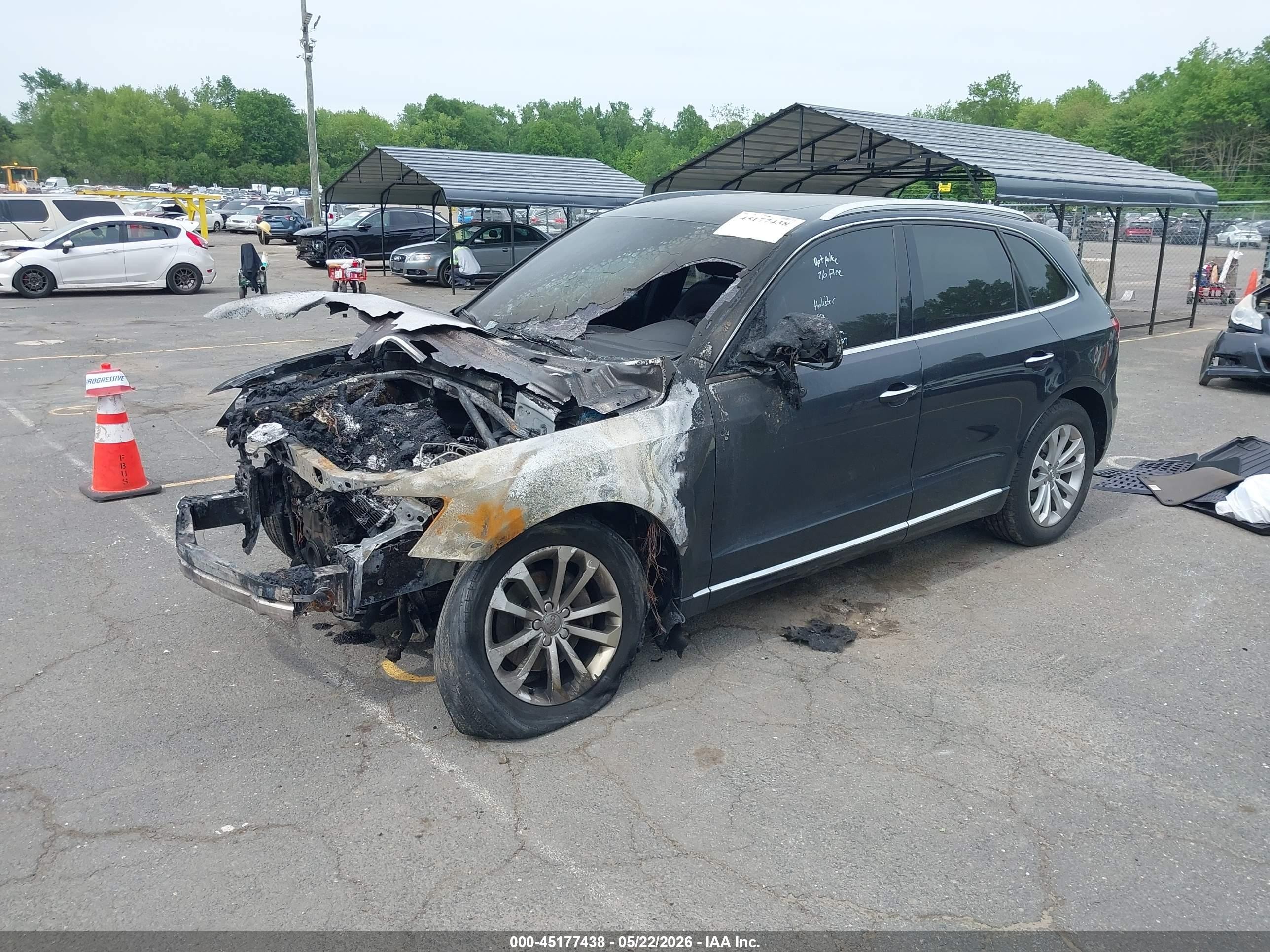 2015 Audi Q5 2.0t Premium Черный vin: WA1LFAFP7FA058688
