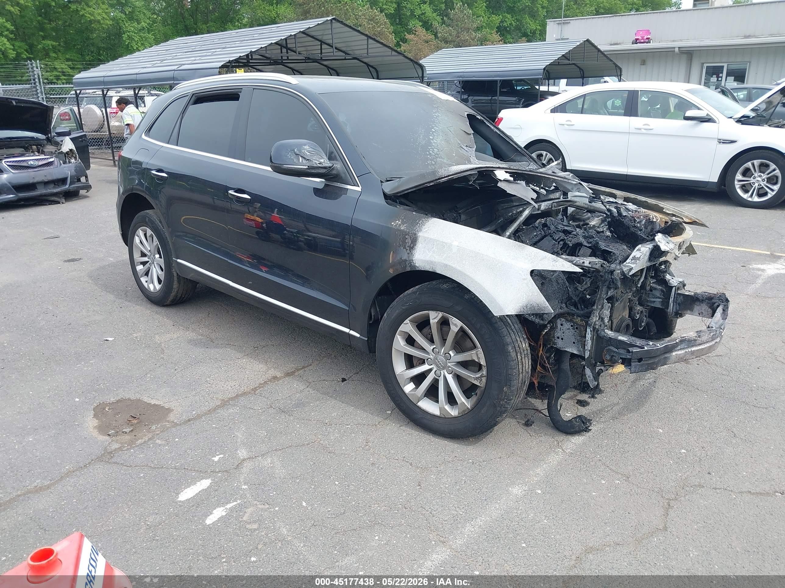 2015 Audi Q5 2.0t Premium Черный vin: WA1LFAFP7FA058688