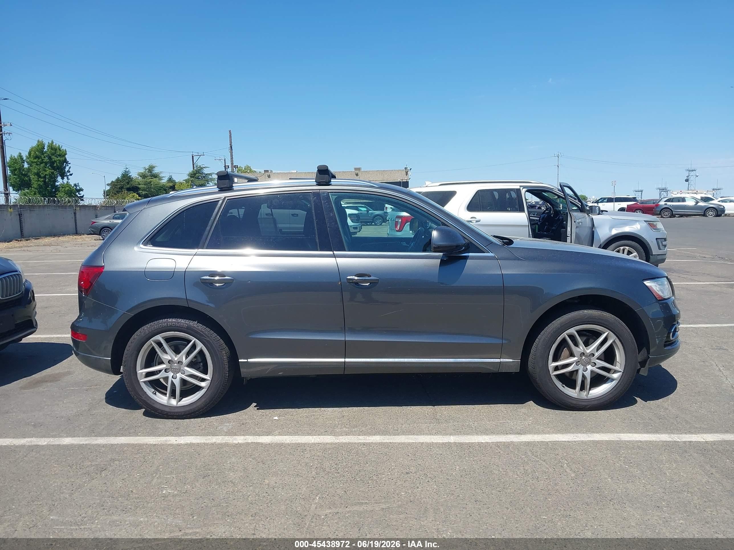 2015 Audi Q5 2.0t Premium Gray vin: WA1LFAFP7FA110434