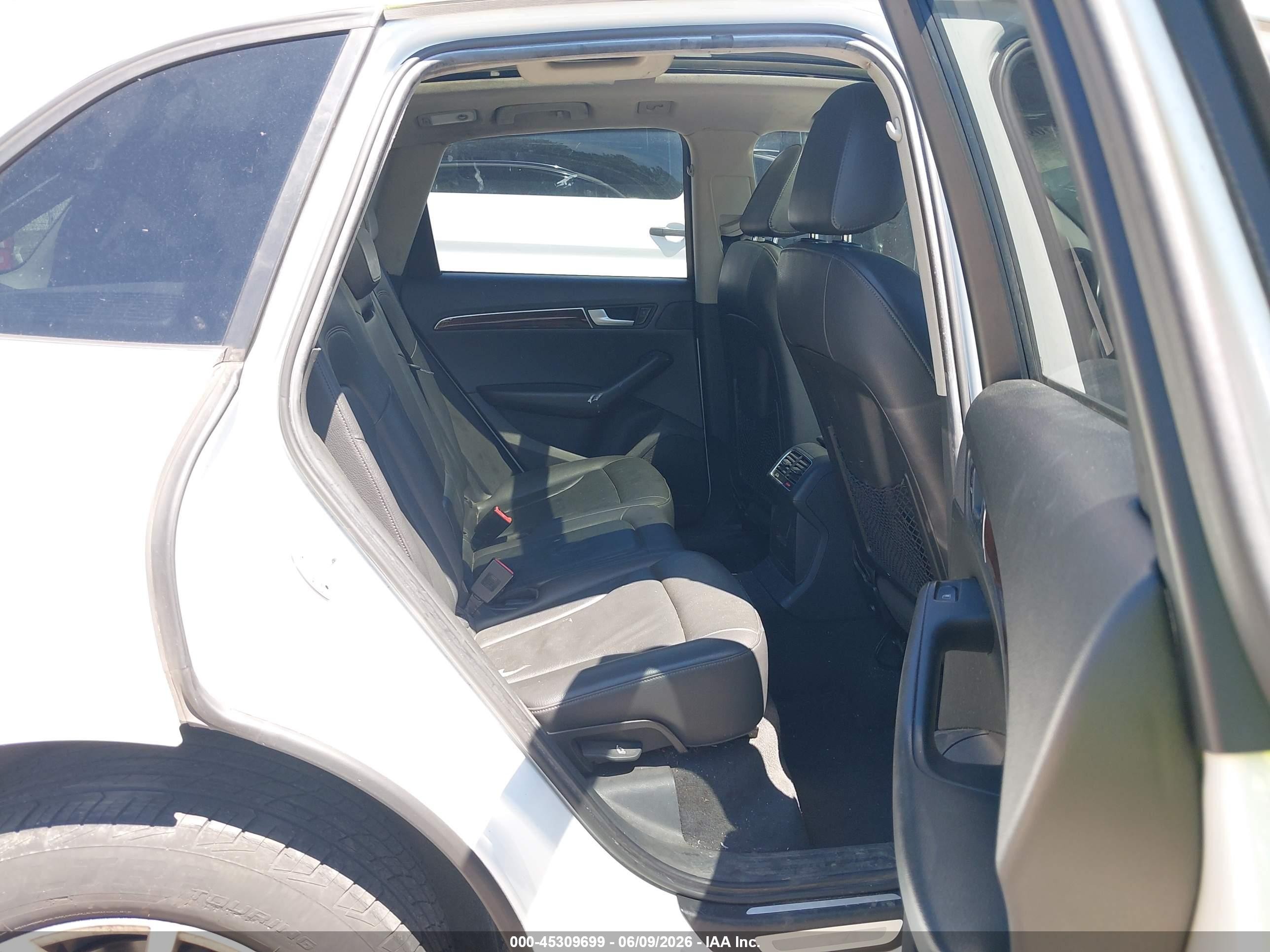 2011 Audi Q5 2.0t Premium White vin: WA1LFAFP8BA032675