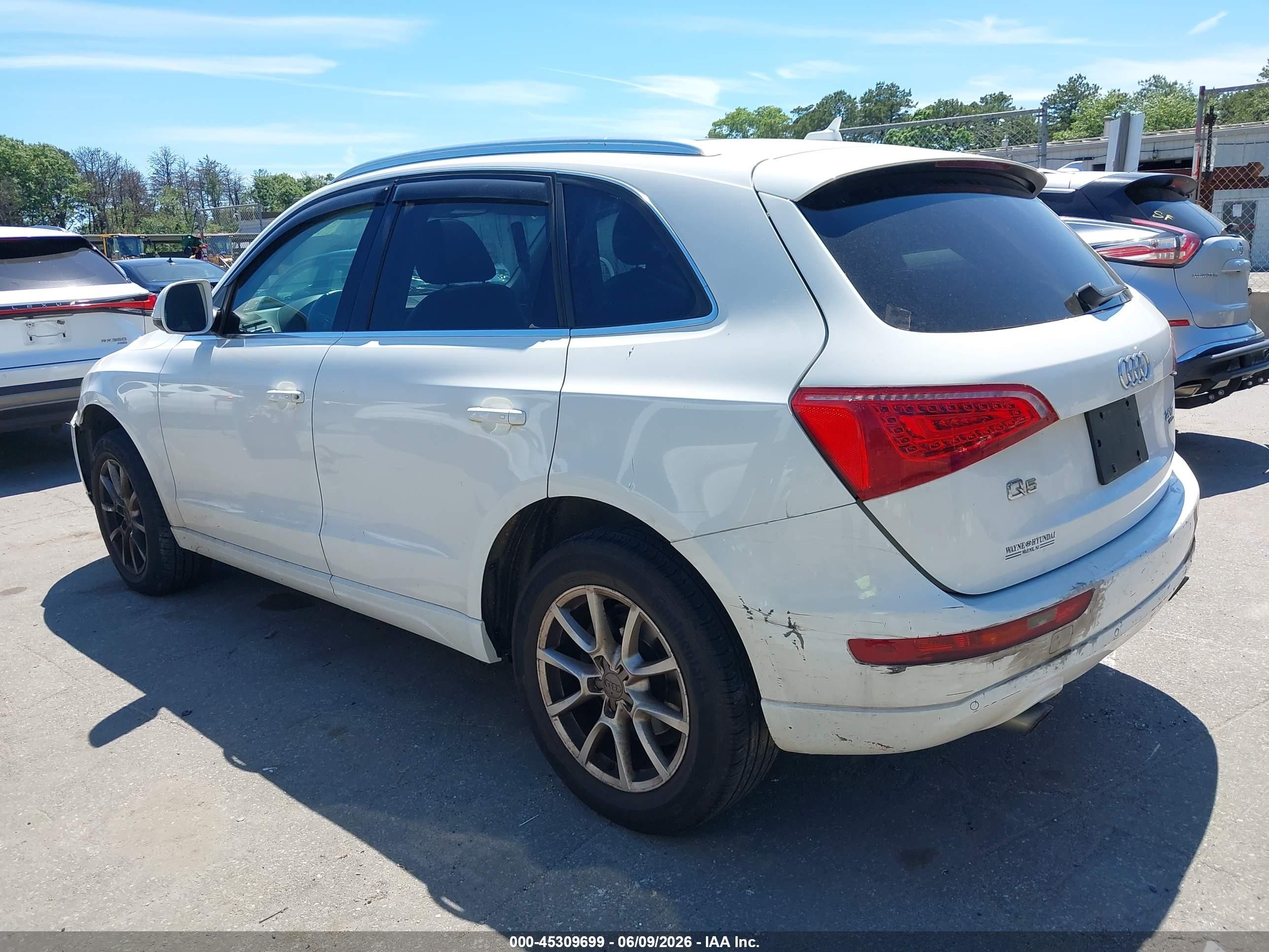 2011 Audi Q5 2.0t Premium White vin: WA1LFAFP8BA032675