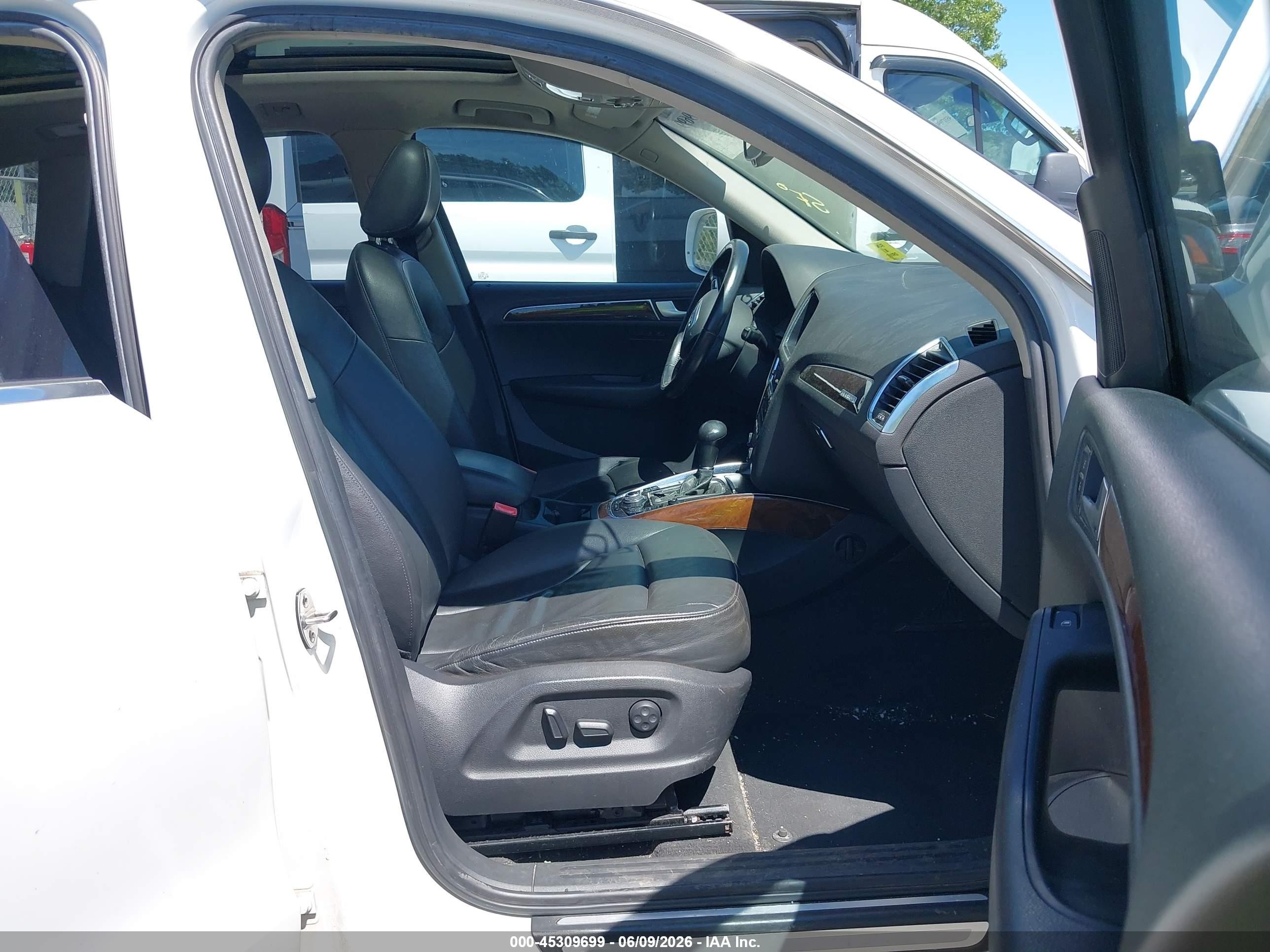 2011 Audi Q5 2.0t Premium White vin: WA1LFAFP8BA032675