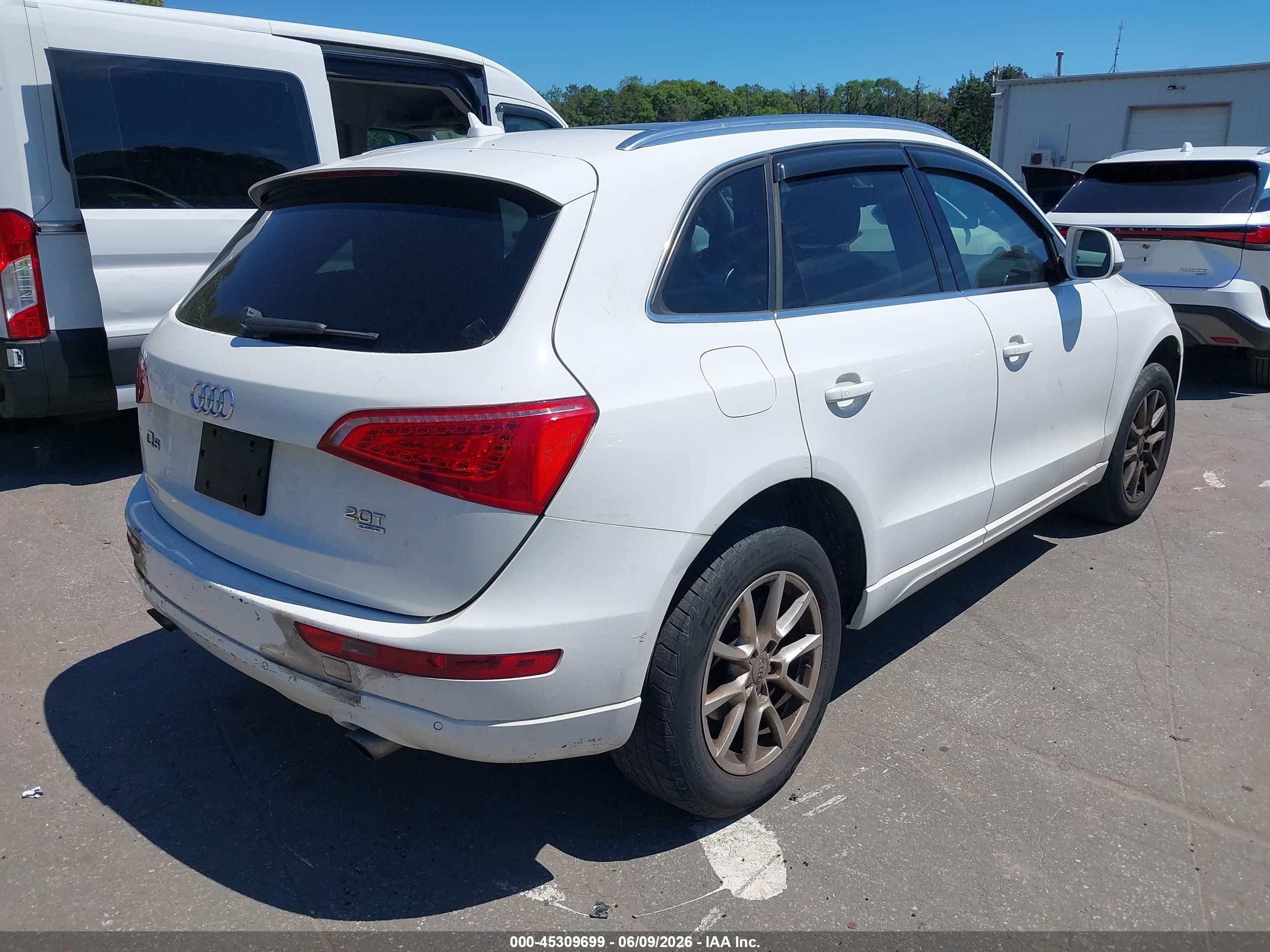 2011 Audi Q5 2.0t Premium White vin: WA1LFAFP8BA032675