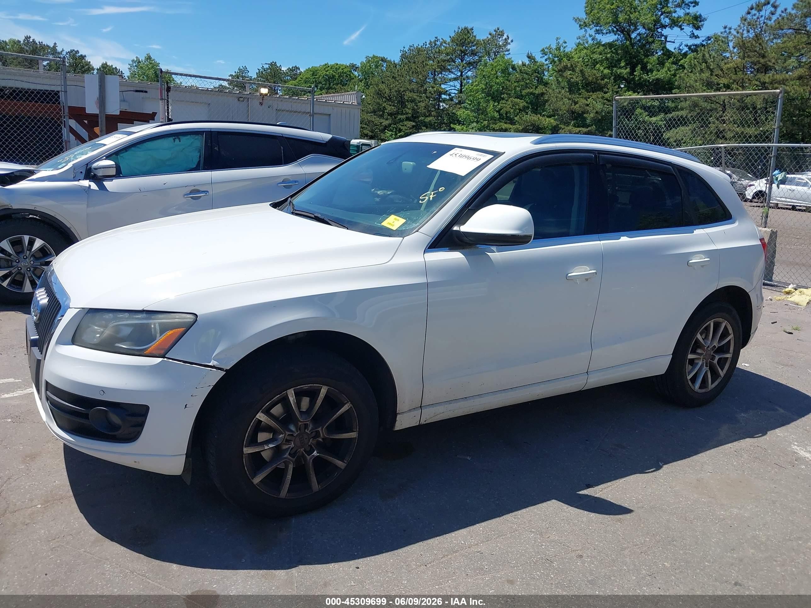 2011 Audi Q5 2.0t Premium White vin: WA1LFAFP8BA032675