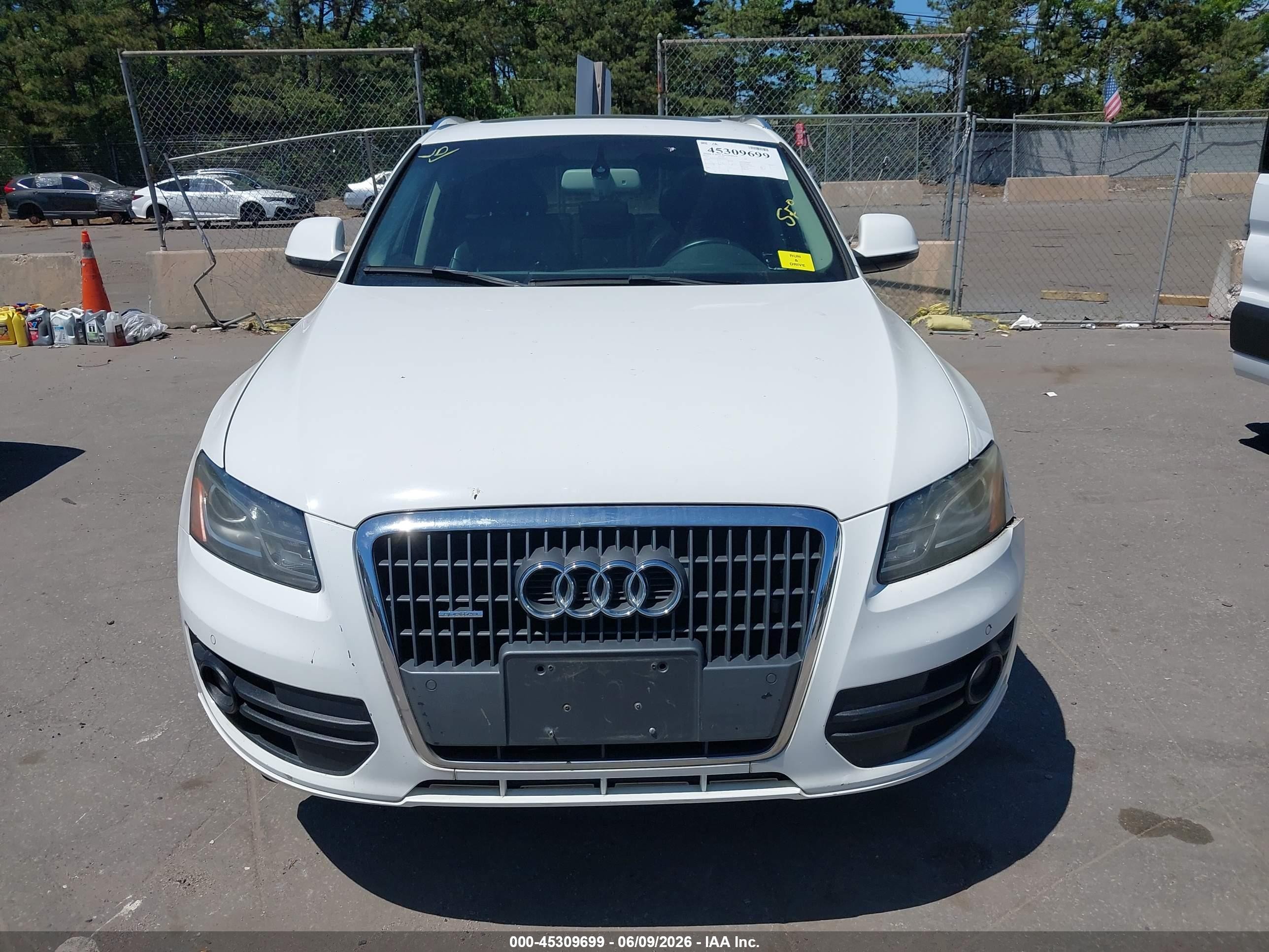 2011 Audi Q5 2.0t Premium White vin: WA1LFAFP8BA032675