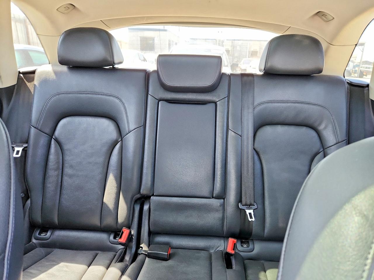 2012 Audi Q5 Premium Plus Gray vin: WA1LFAFP8CA118828