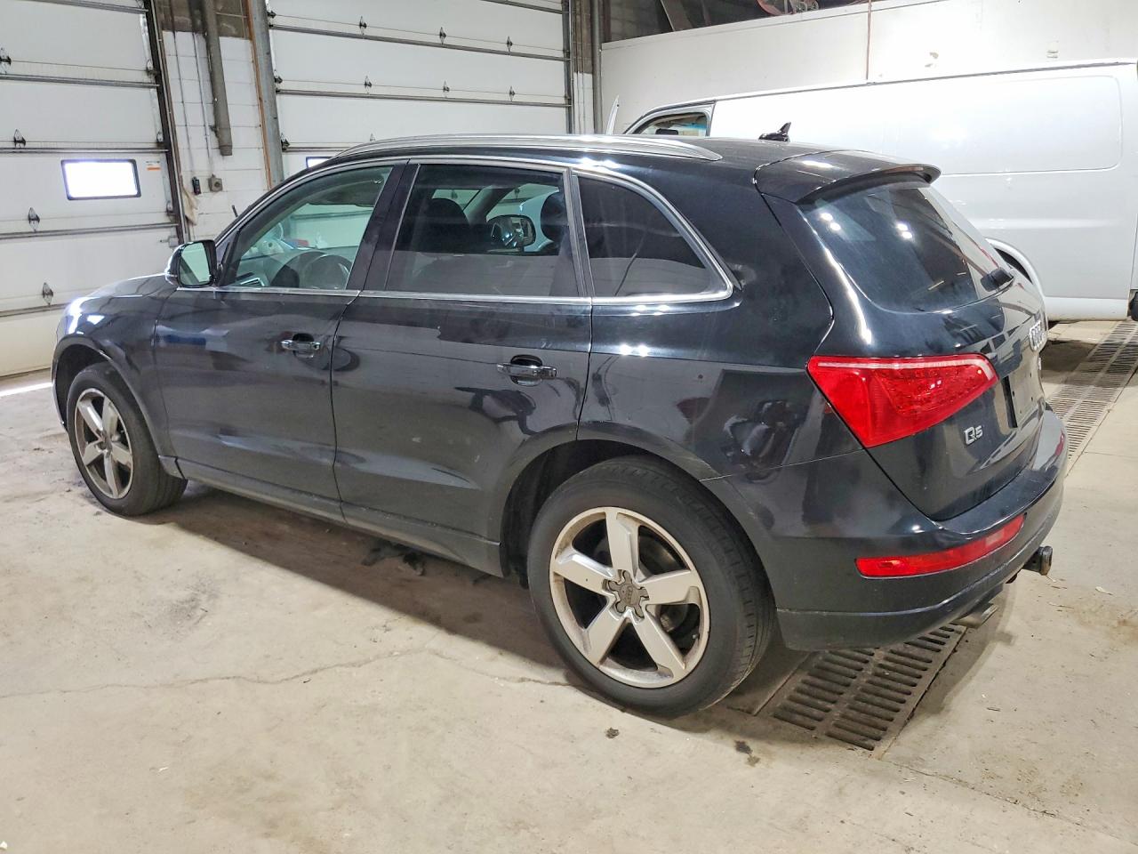 2012 Audi Q5 Premium Plus Черный vin: WA1LFAFP8CA136987