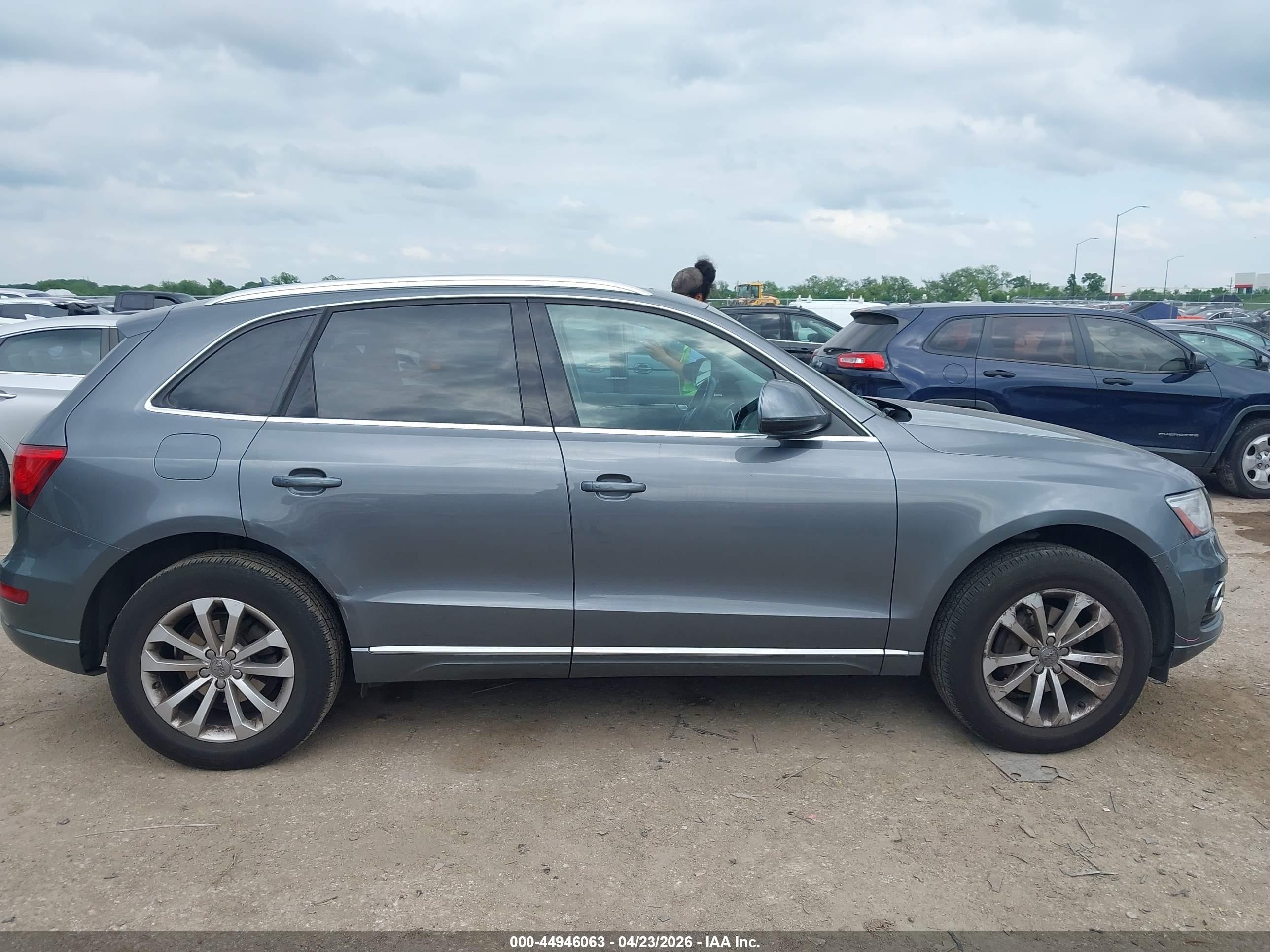 2013 Audi Q5 2.0t Premium Gray vin: WA1LFAFP8DA047308