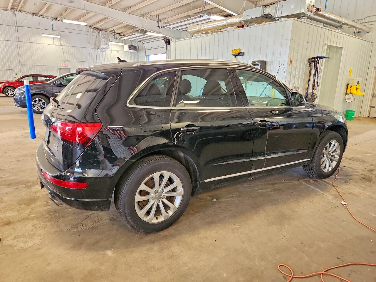 2013 Audi Q5 Black vin: WA1LFAFP8DA083998