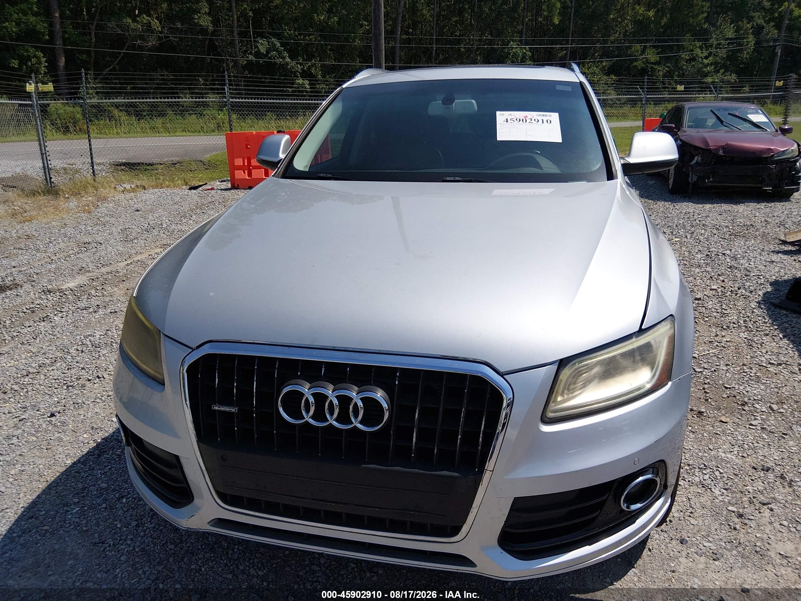 2014 Audi Q5 2.0t Premium Серебряный vin: WA1LFAFP8EA016903