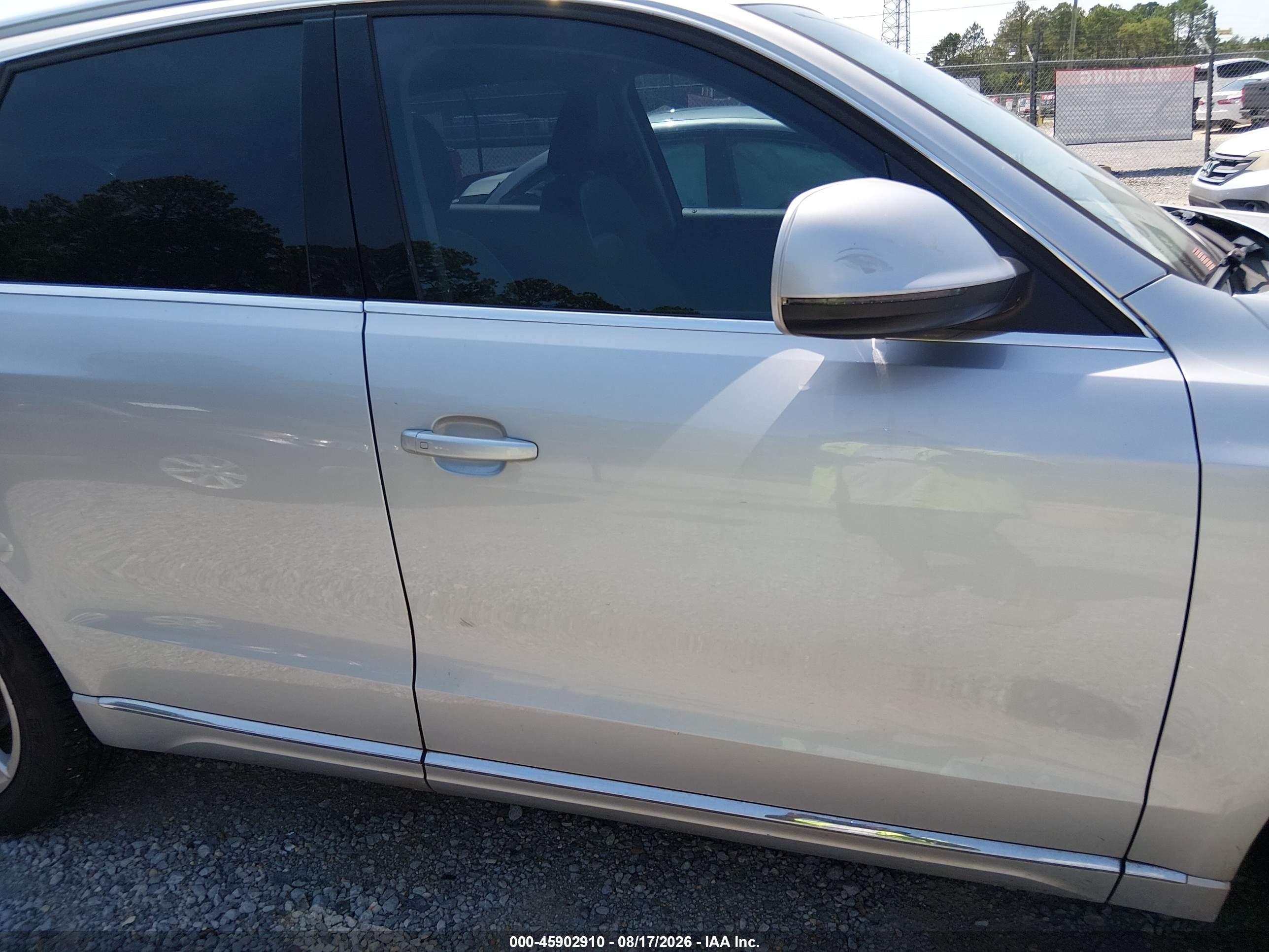 2014 Audi Q5 2.0t Premium Серебряный vin: WA1LFAFP8EA016903