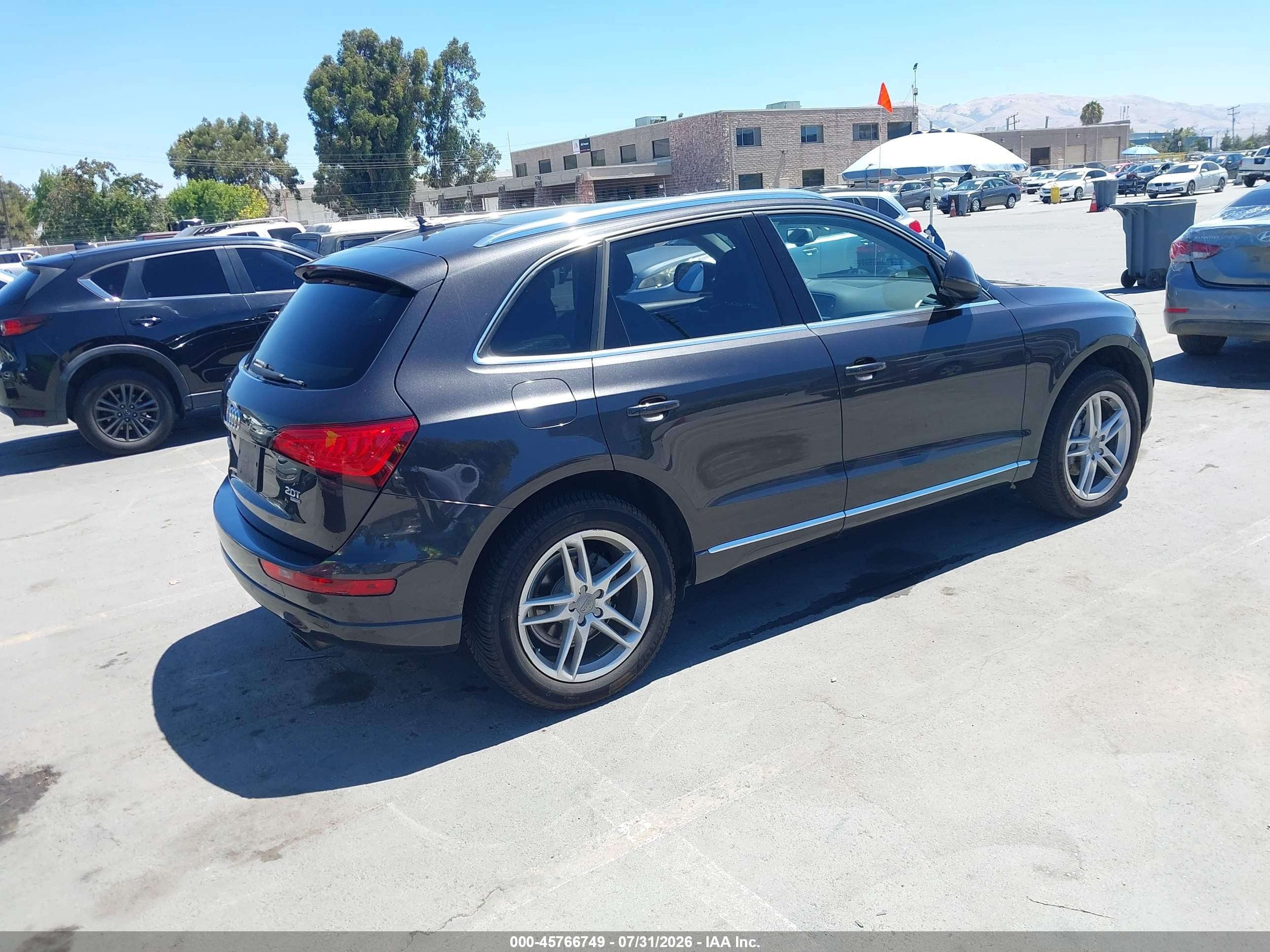 2014 Audi Q5 2.0t Premium Gray vin: WA1LFAFP8EA025147