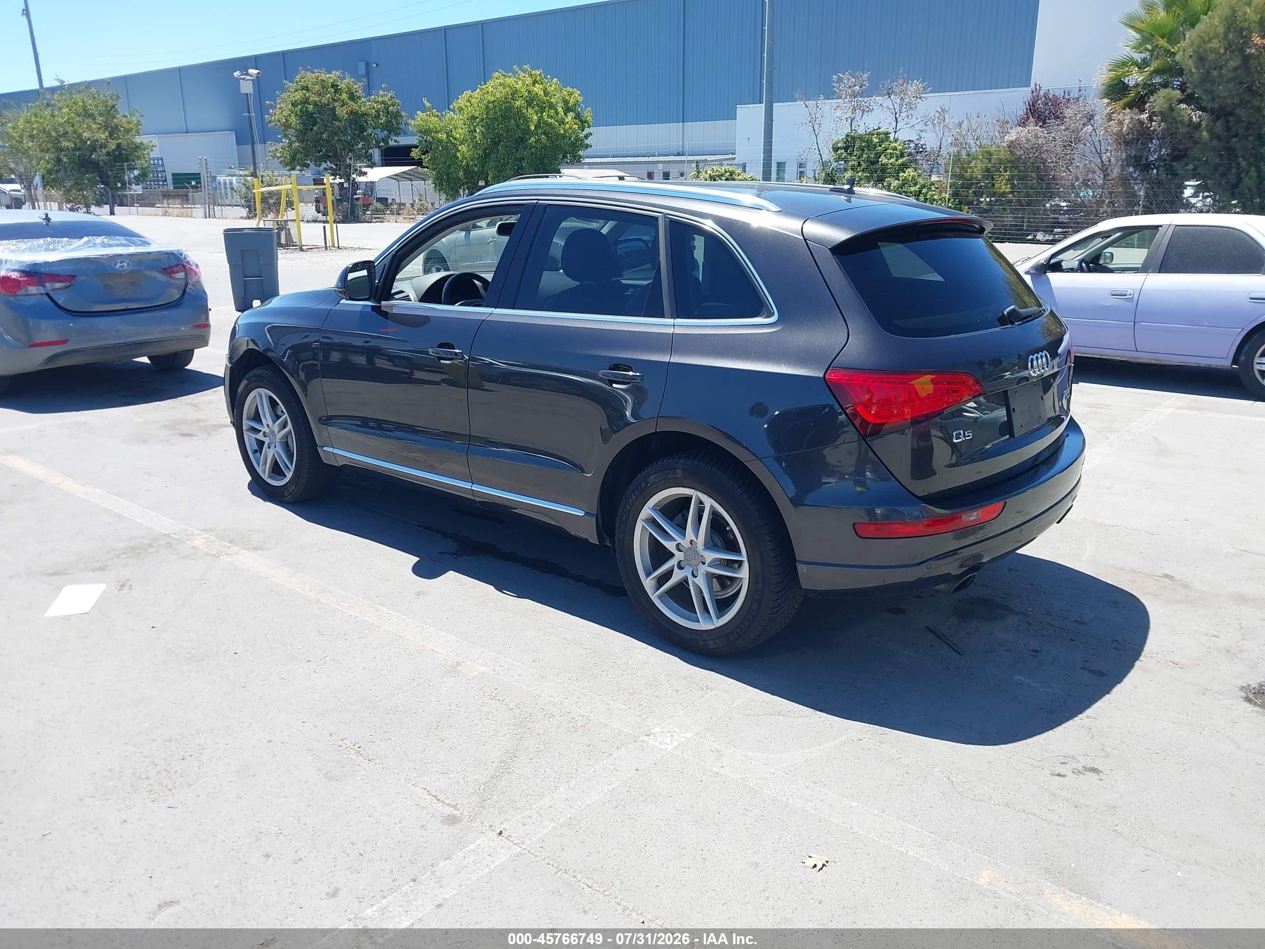 2014 Audi Q5 2.0t Premium Gray vin: WA1LFAFP8EA025147