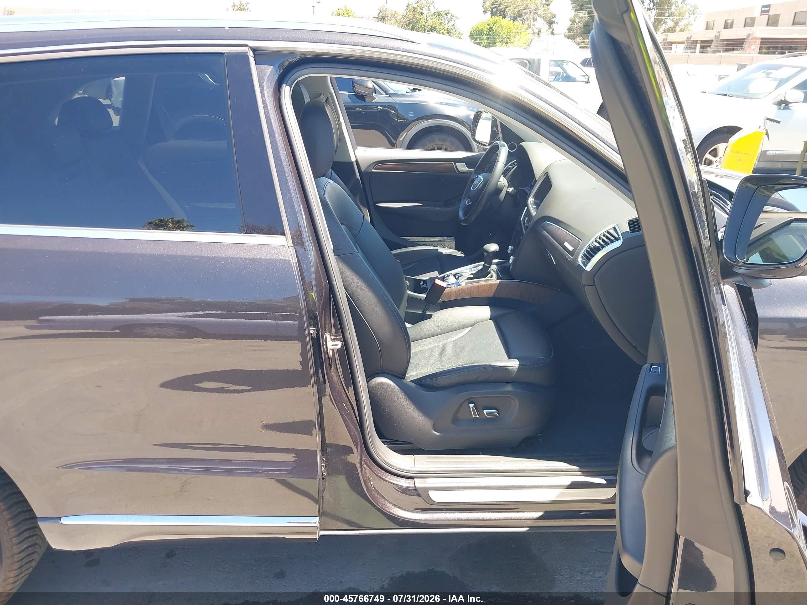 2014 Audi Q5 2.0t Premium Gray vin: WA1LFAFP8EA025147