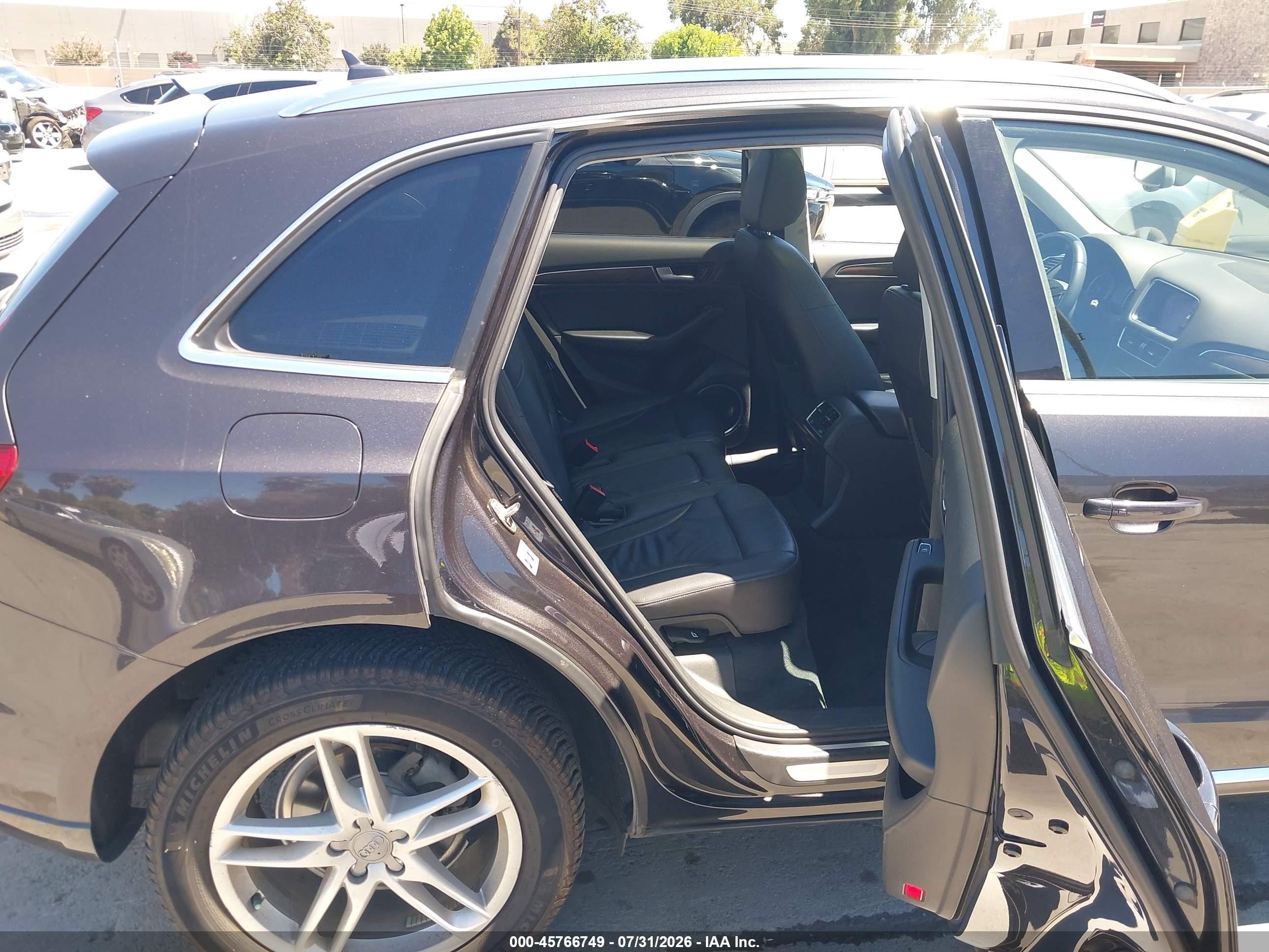 2014 Audi Q5 2.0t Premium Gray vin: WA1LFAFP8EA025147