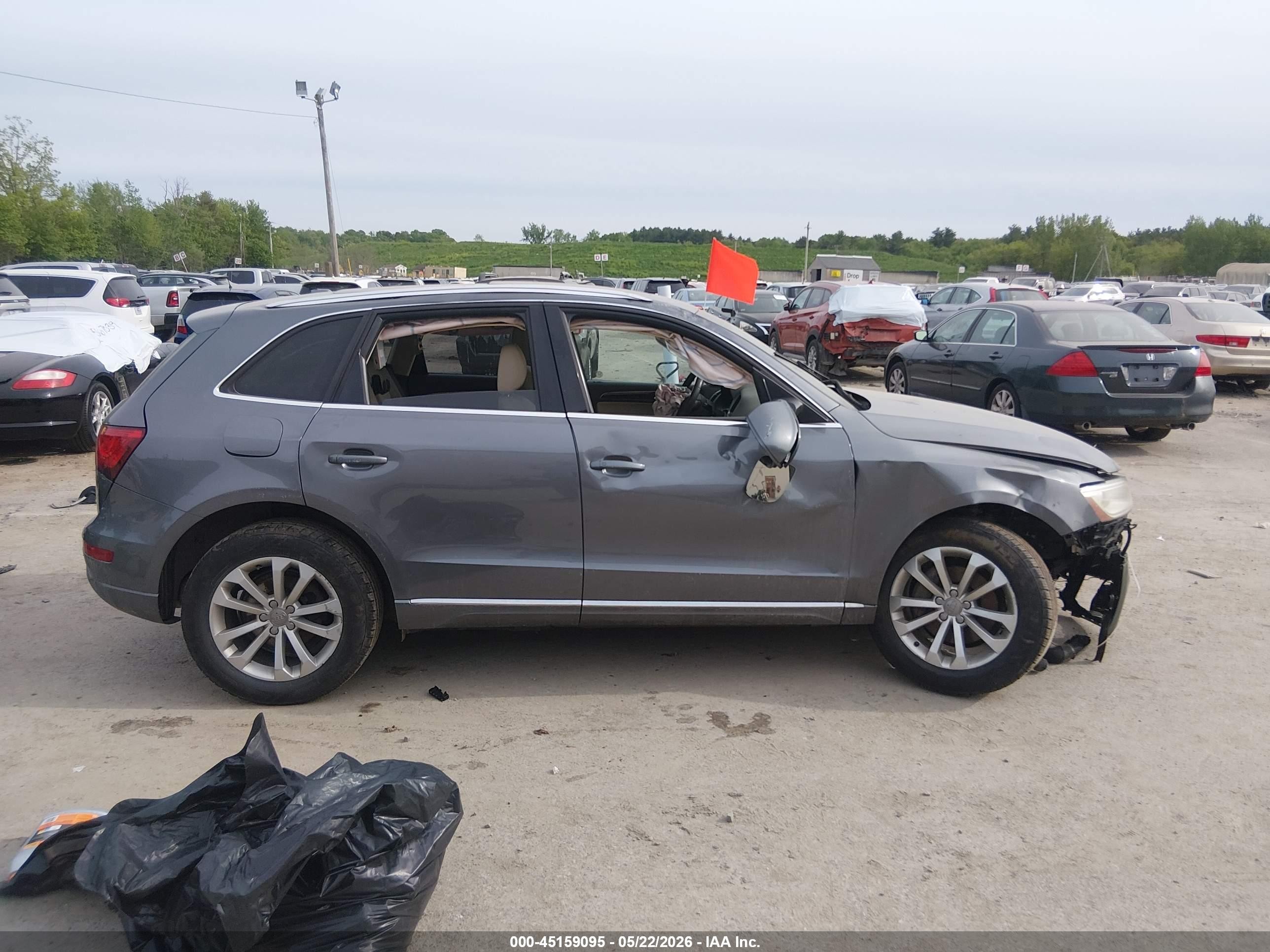 2014 Audi Q5 2.0t Premium Silver vin: WA1LFAFP8EA060691