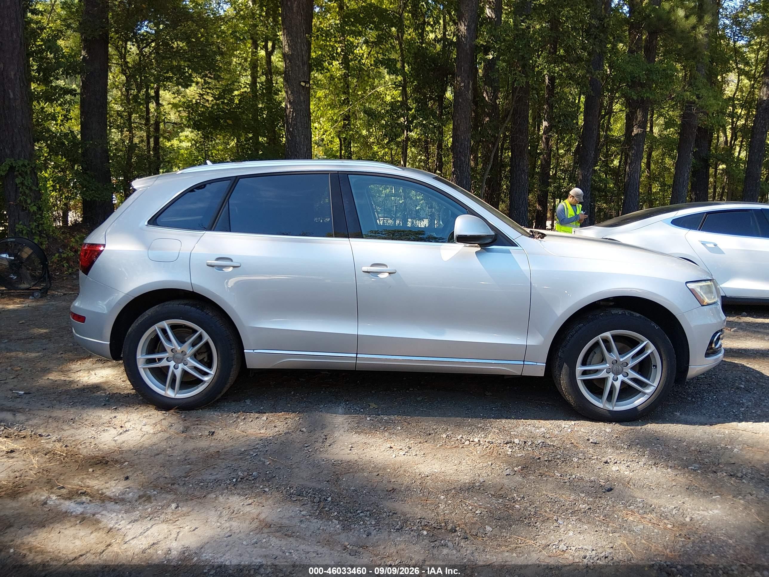 2014 Audi Q5 2.0t Premium Silver vin: WA1LFAFP8EA082626