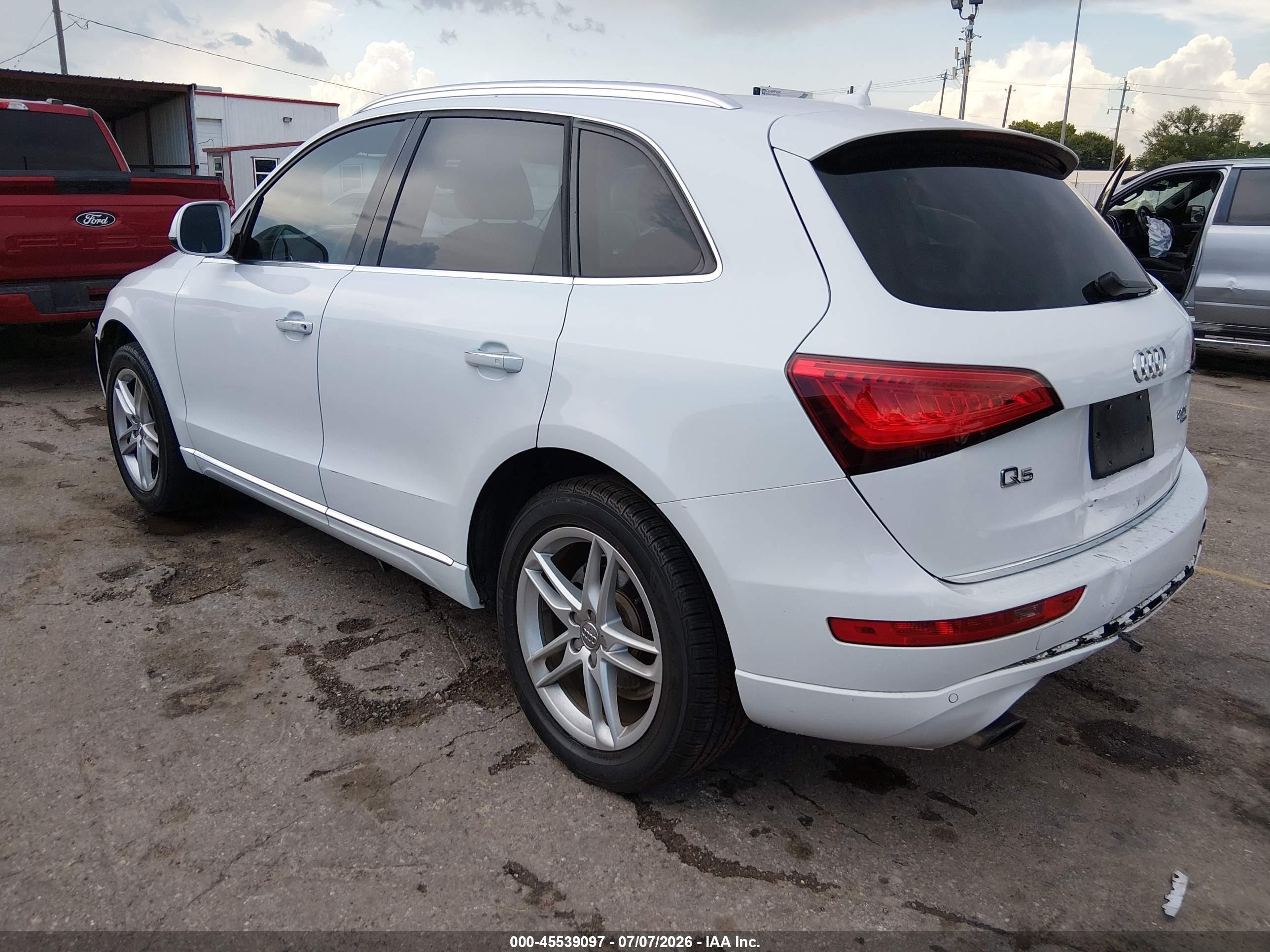 2015 Audi Q5 2.0t Premium White vin: WA1LFAFP8FA050129