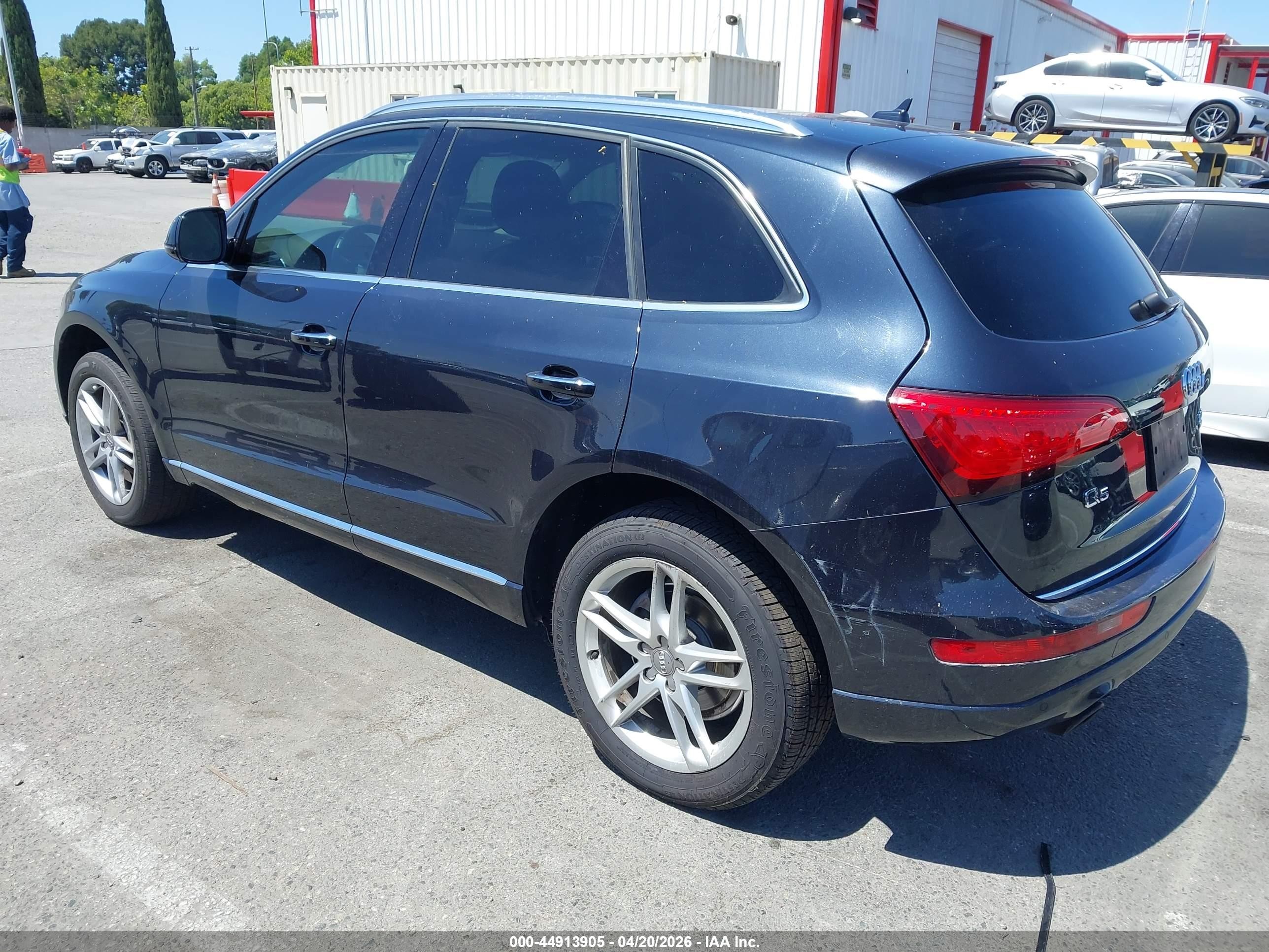 2015 Audi Q5 2.0t Premium Blue vin: WA1LFAFP8FA123788