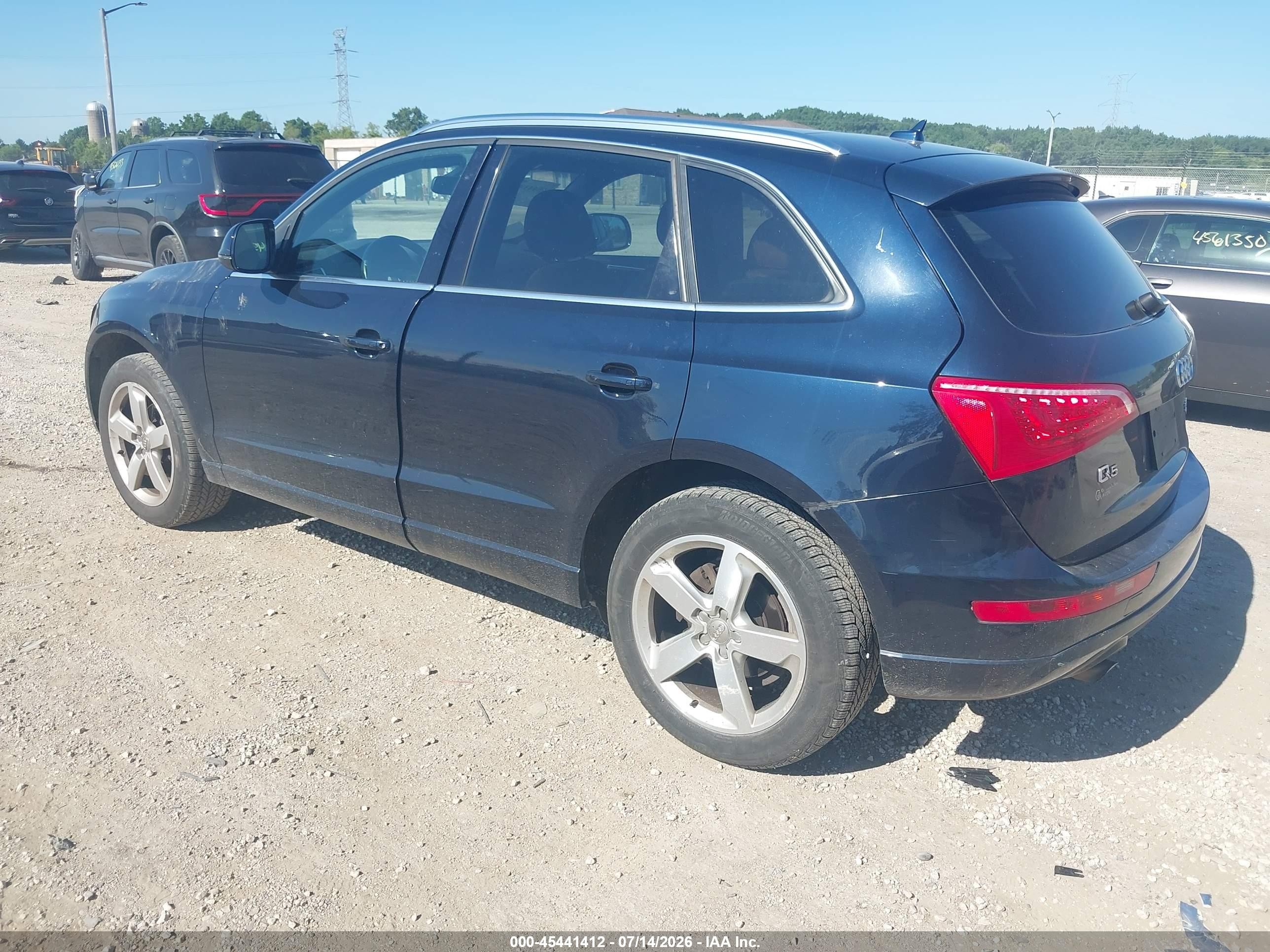 2011 Audi Q5 2.0t Premium Blue vin: WA1LFAFP9BA021037