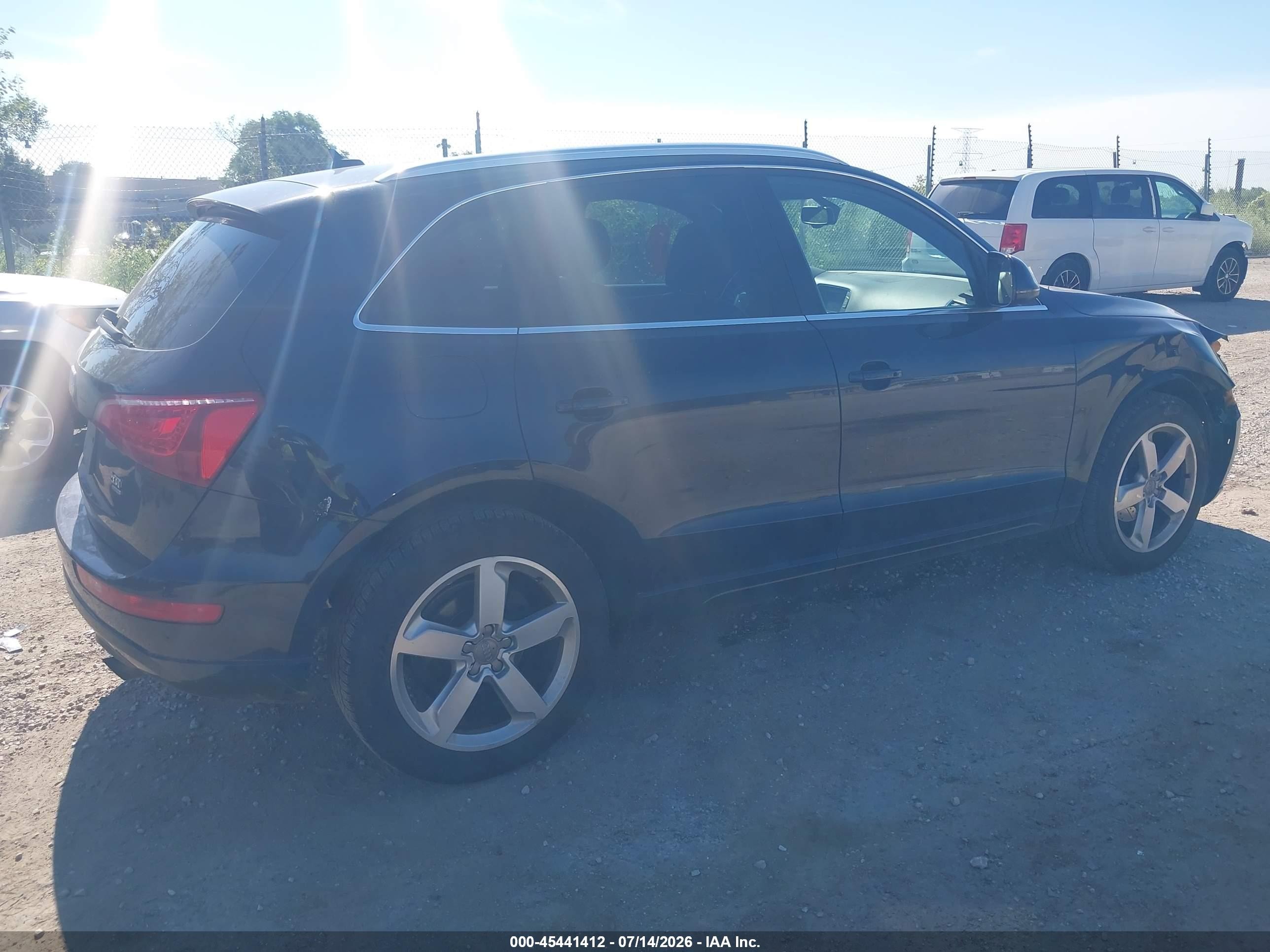 2011 Audi Q5 2.0t Premium Blue vin: WA1LFAFP9BA021037