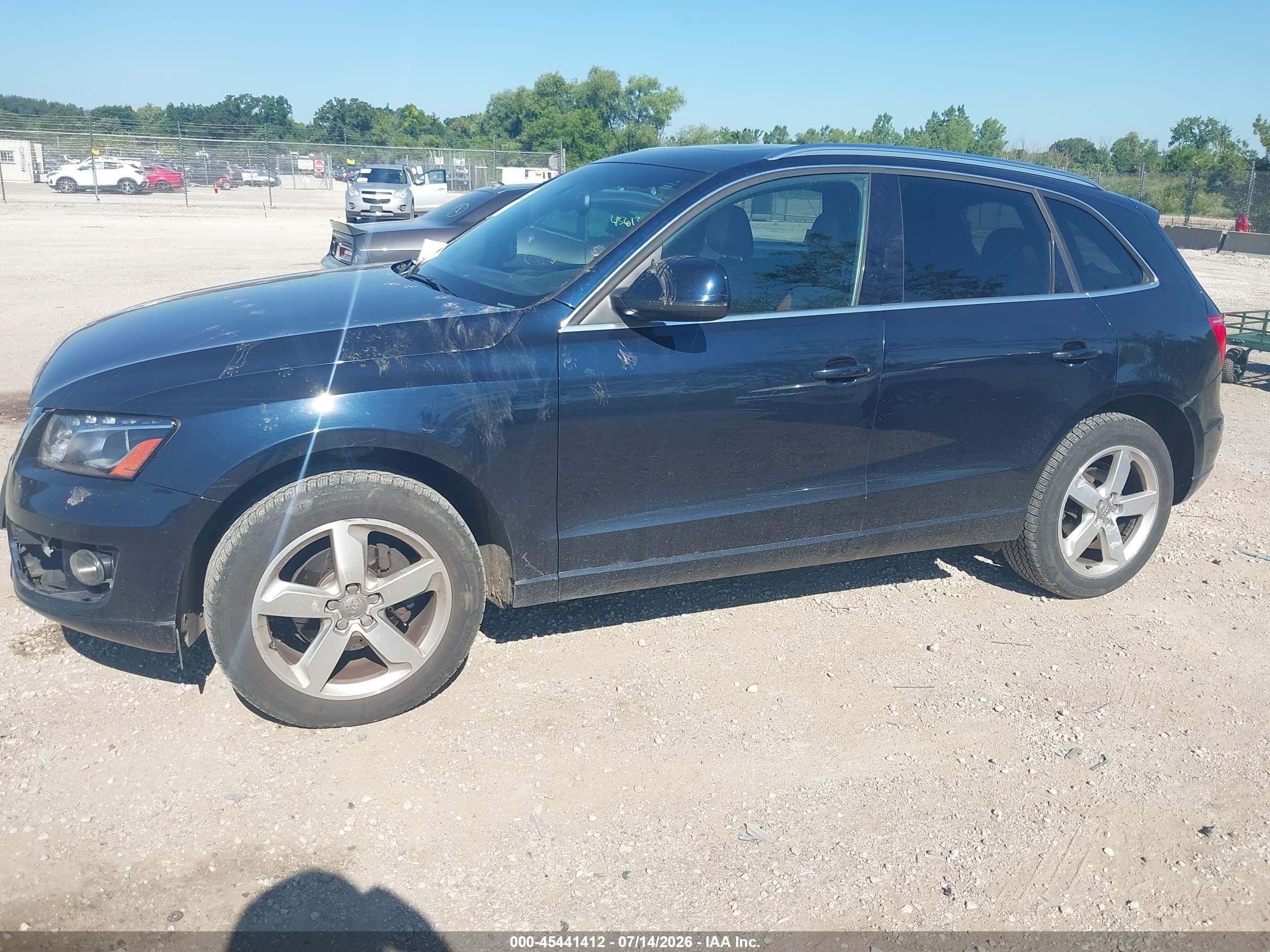2011 Audi Q5 2.0t Premium Blue vin: WA1LFAFP9BA021037