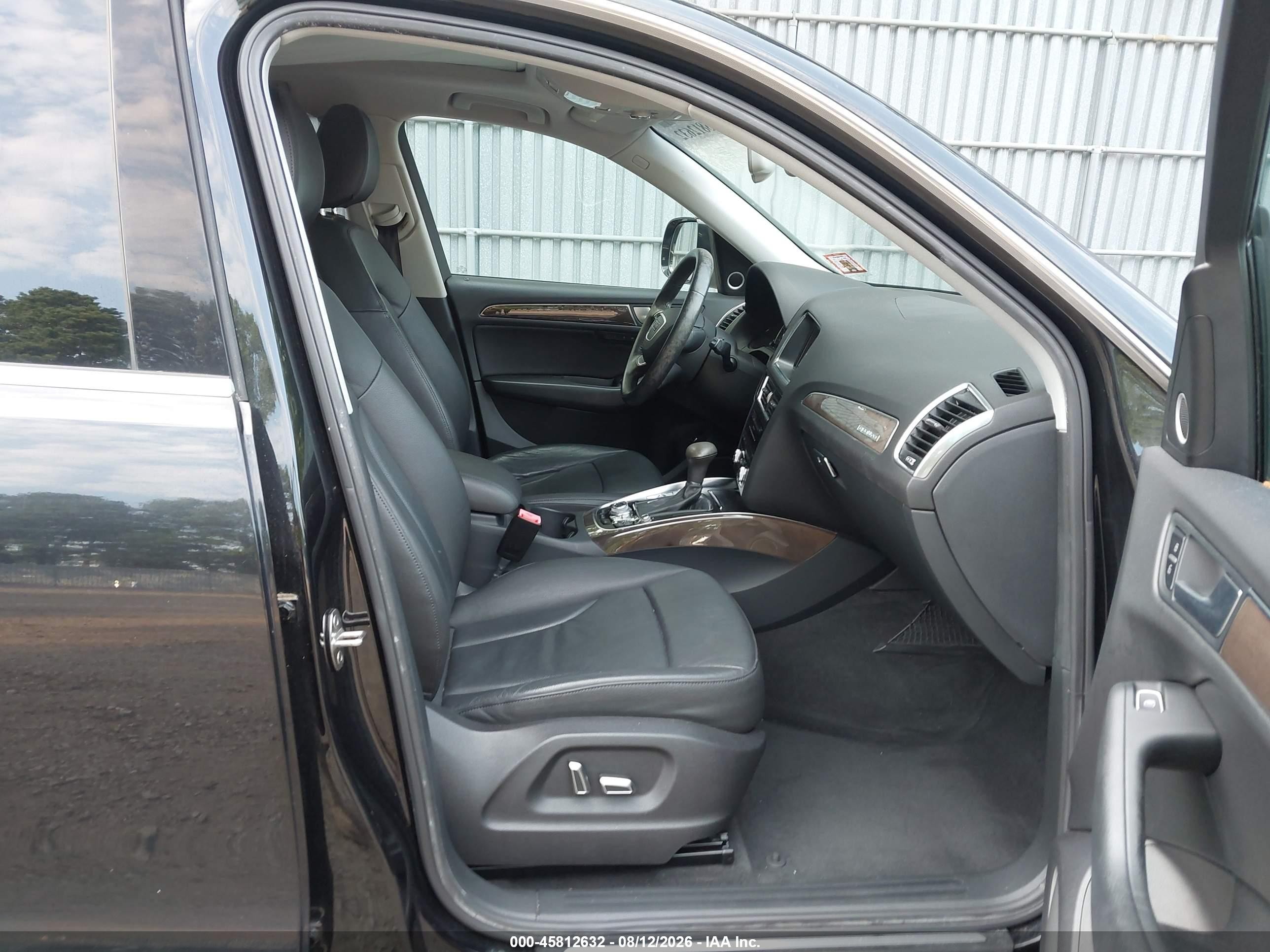 2014 Audi Q5 2.0t Premium Черный vin: WA1LFAFP9EA009734