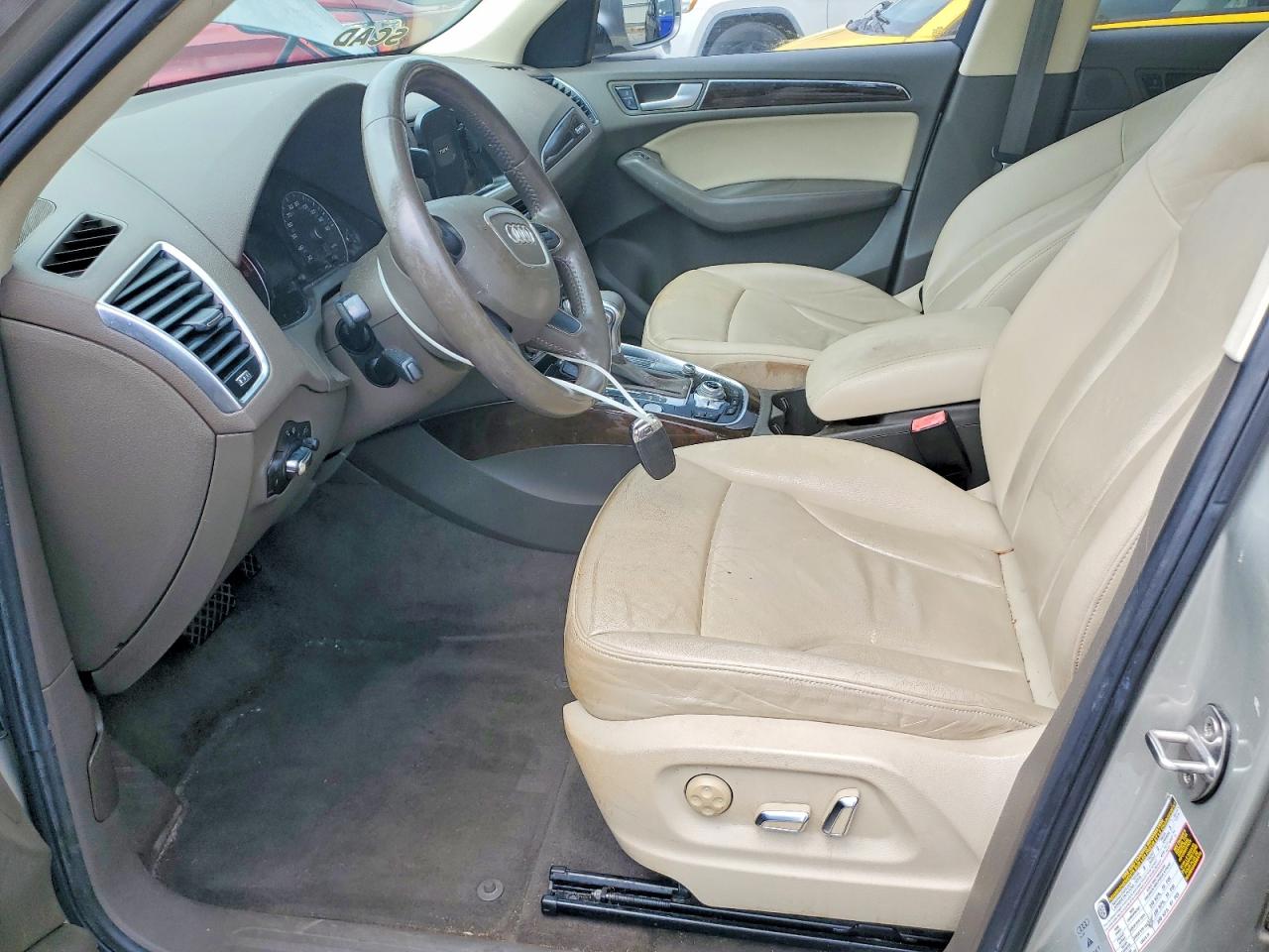 2014 Audi Q5 Premium Plus Tan vin: WA1LFAFP9EA011449